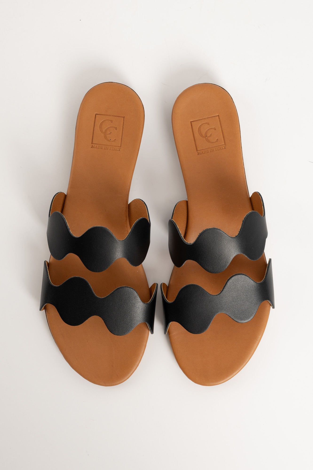 Flat Sandal Wave | Black Calf Leather