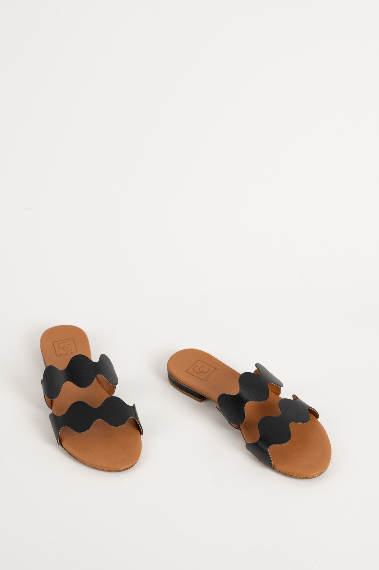 Flat Sandal Wave | Black Calf Leather