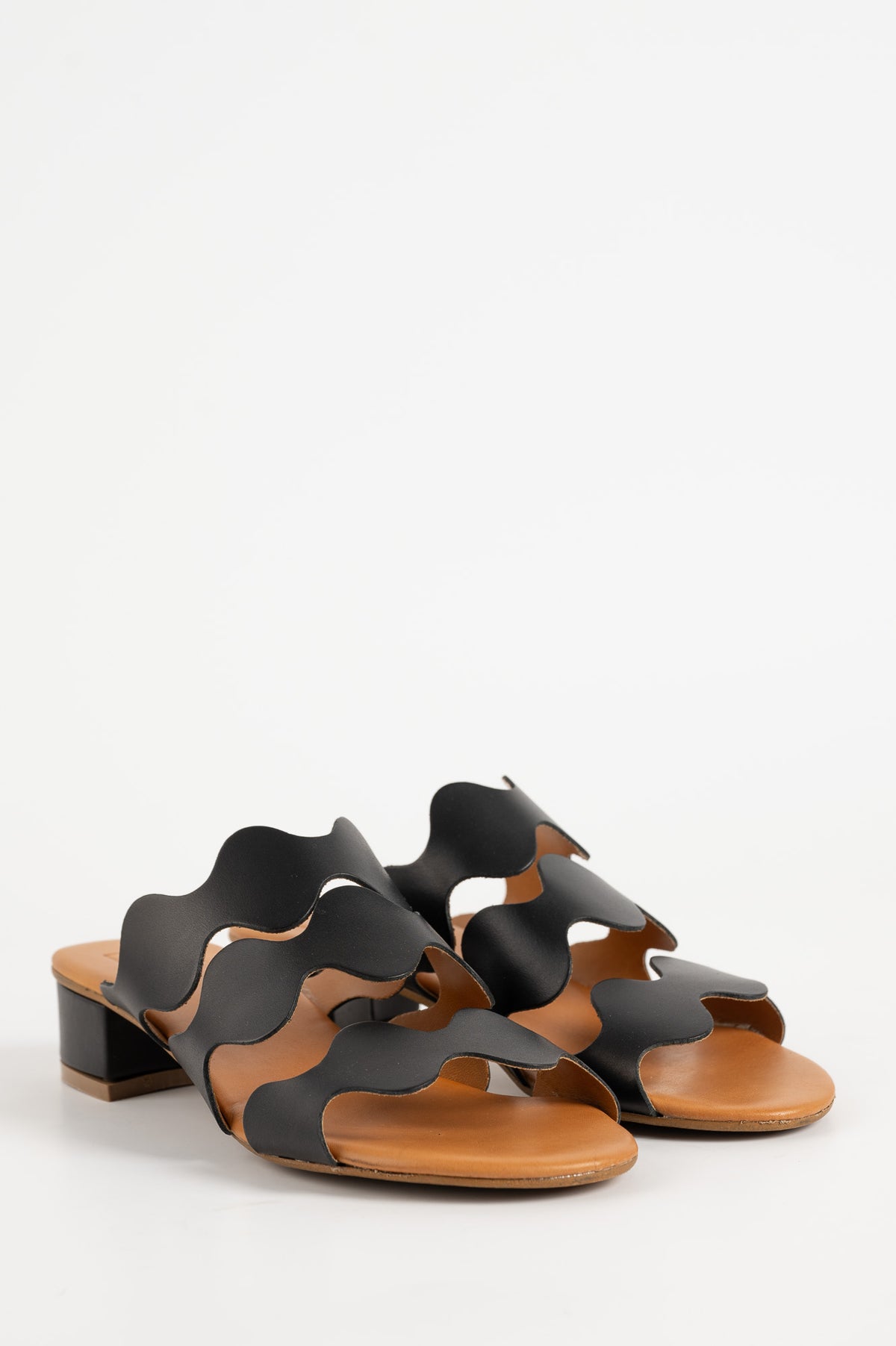 Heeled Sandal Wave | Black Calf Leather