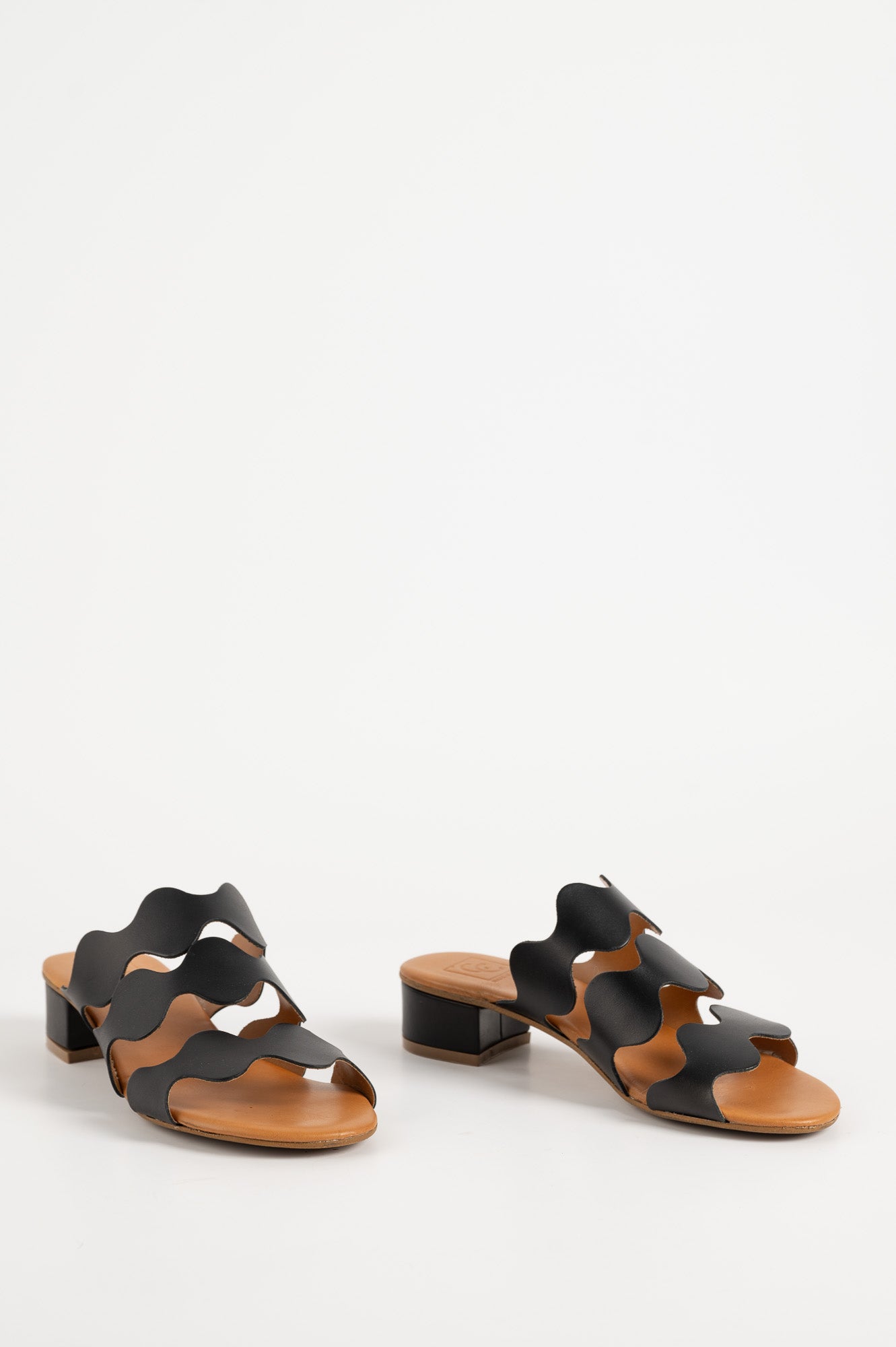 Heeled Sandal Wave | Black Calf Leather