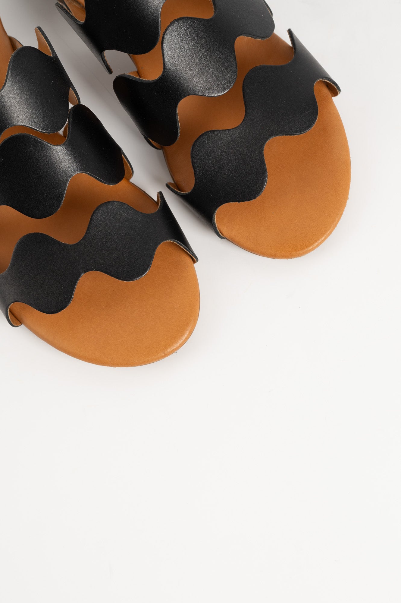 Heeled Sandal Wave | Black Calf Leather