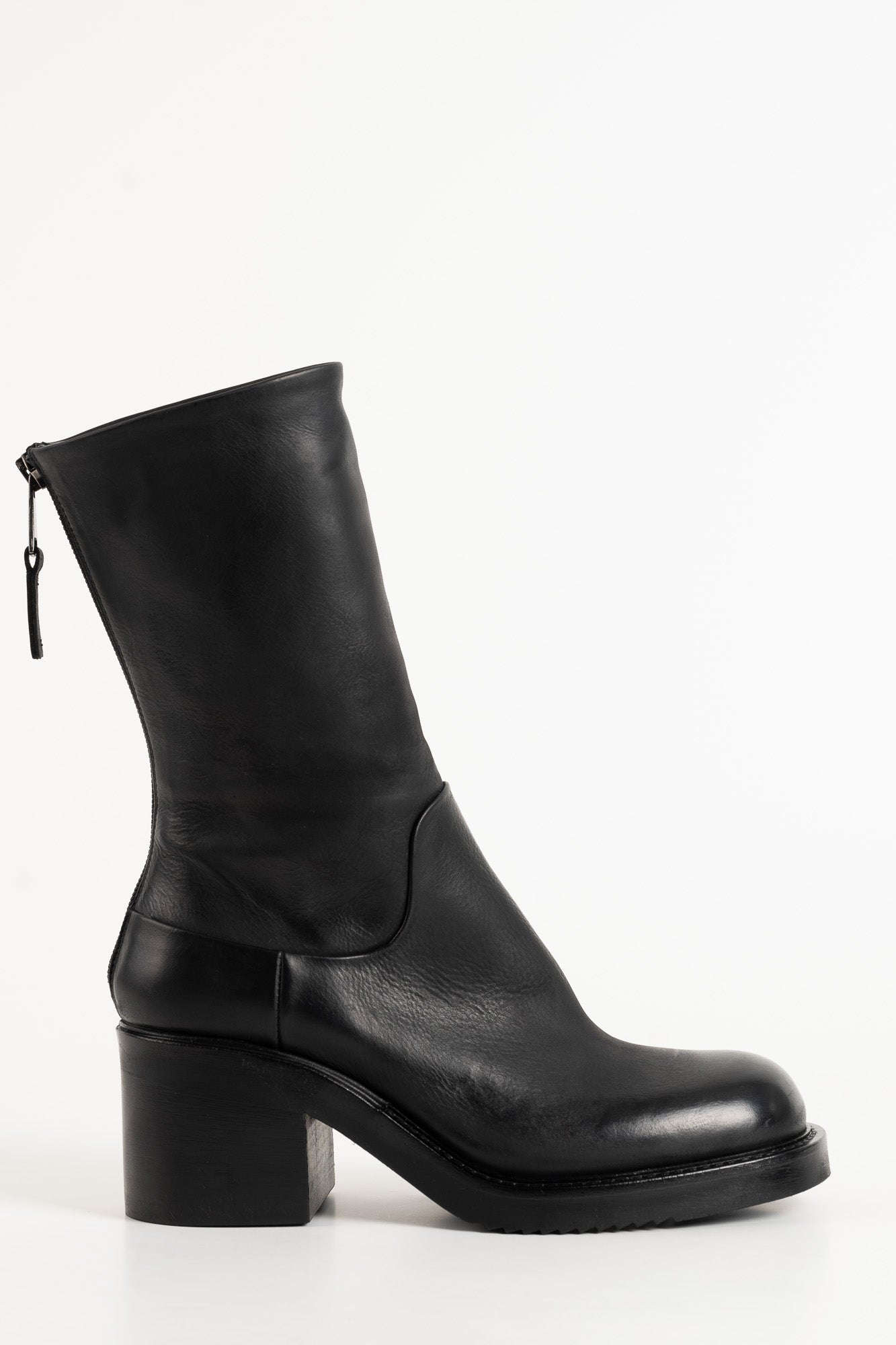 Boot Shape | Charcoal Black Nubuck