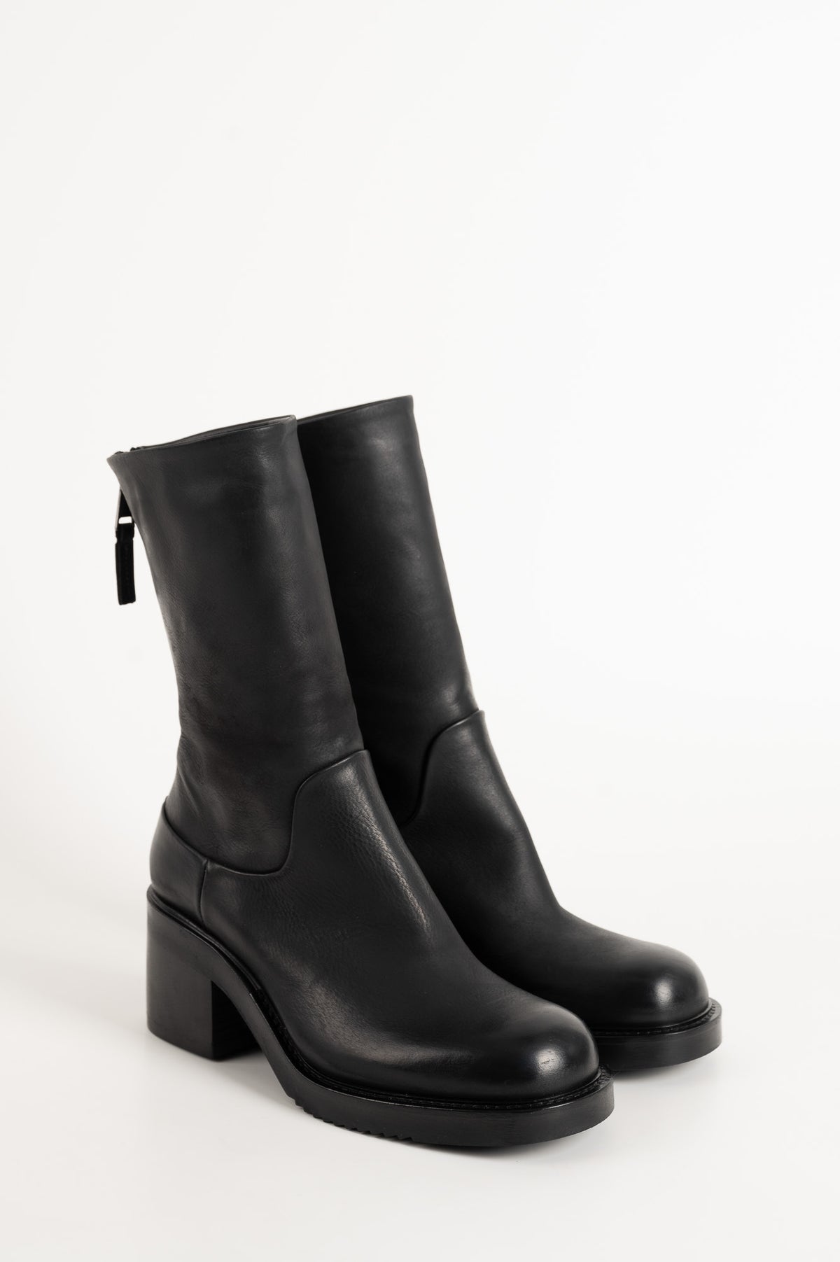 Heeled Boot Shape | Charcoal Black Nubuck