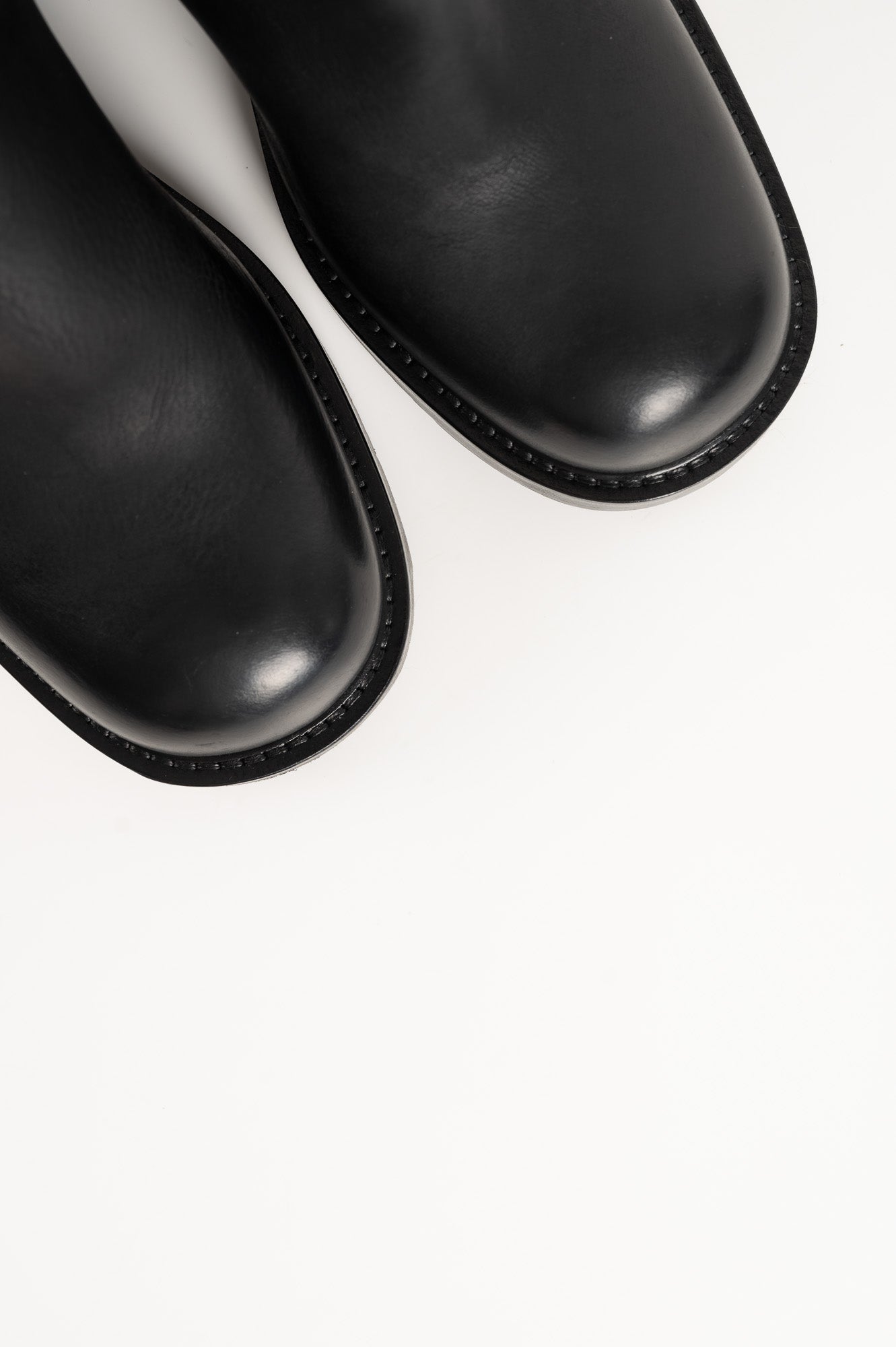 Boot Shape | Charcoal Black Nubuck
