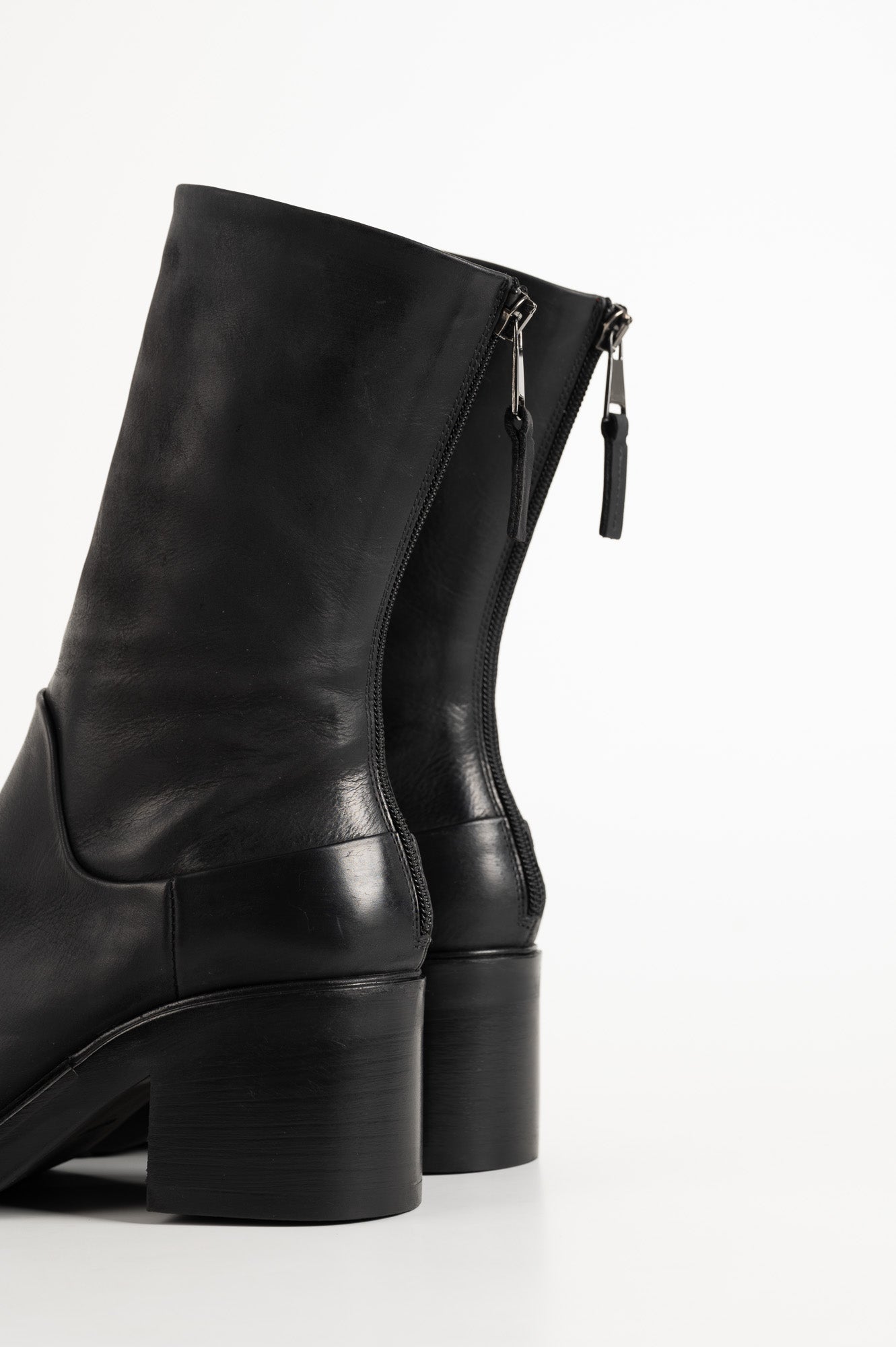 Boot Shape | Charcoal Black Nubuck