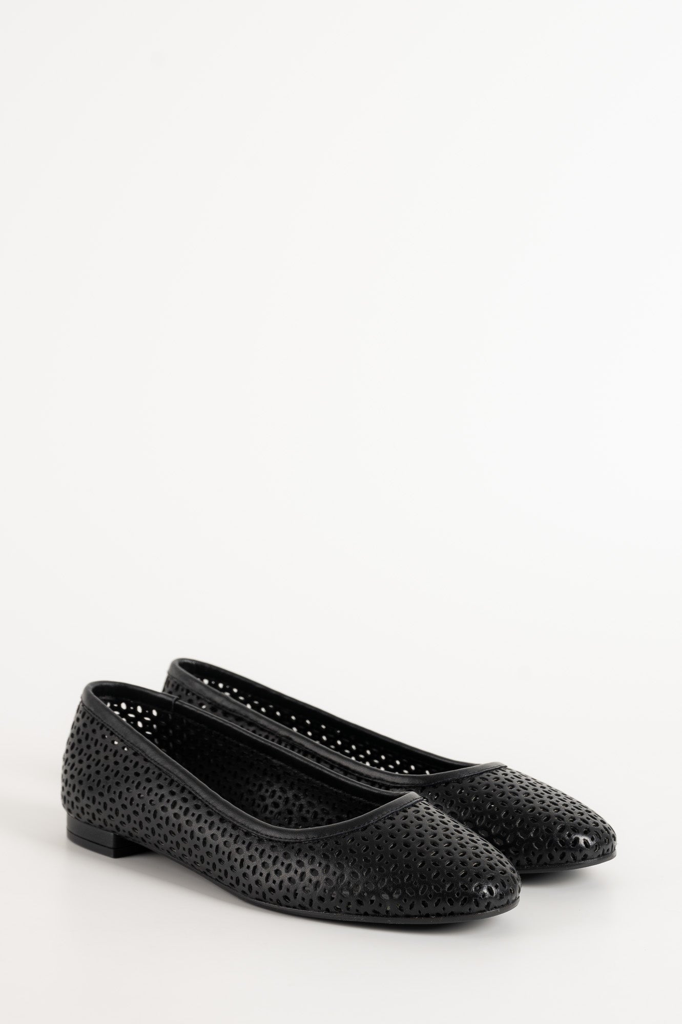 Ballet Flat Ayla | Black Perforated Leather