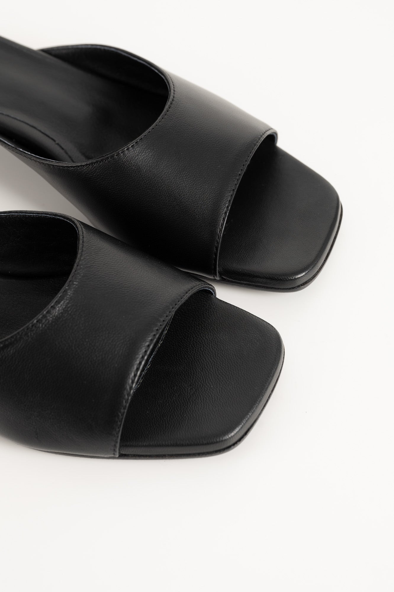 Slide-in Sandal Philippa | Black Nappa Leather