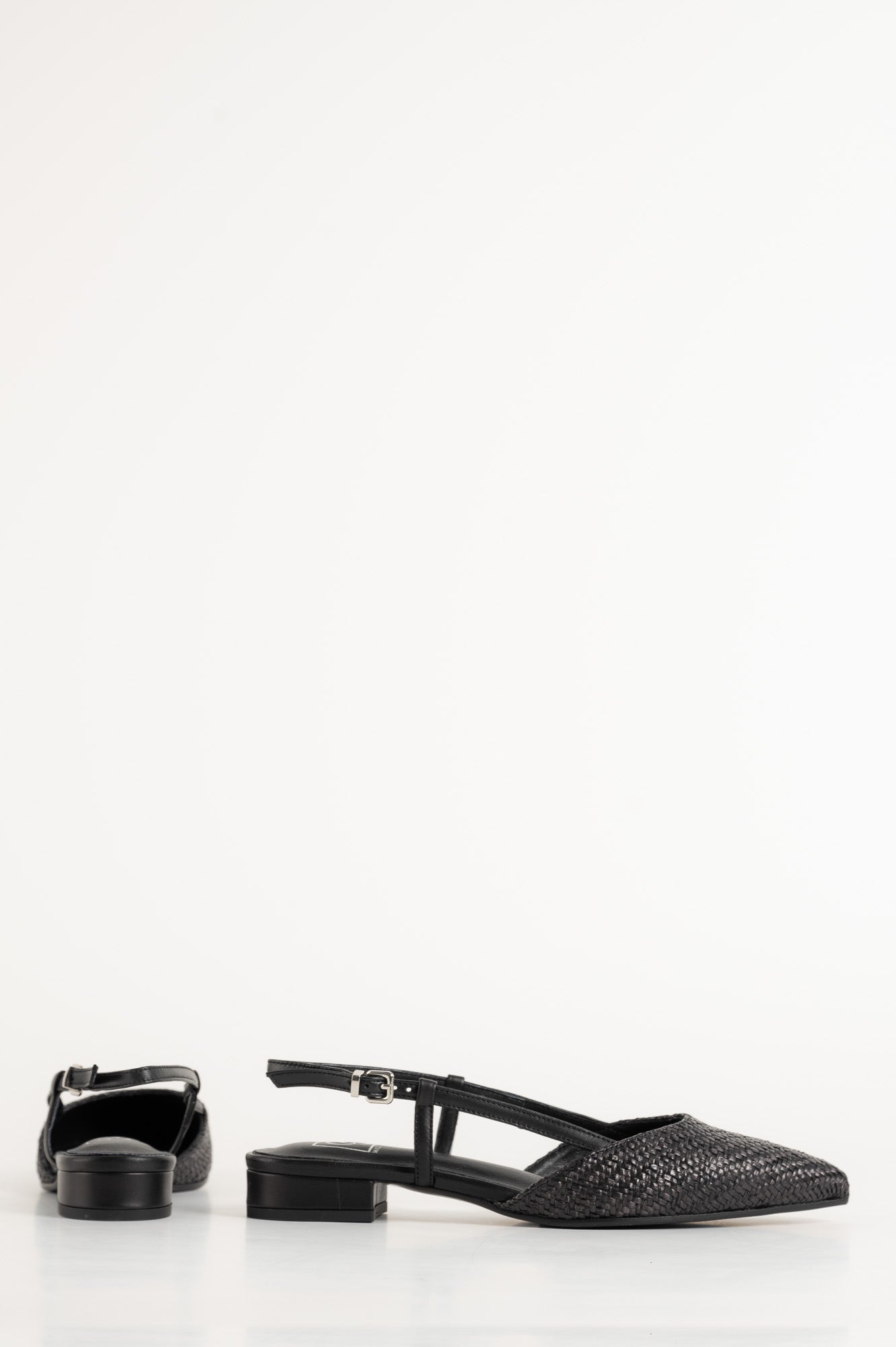 Slingback Flat Julia 264 | Black Raffia