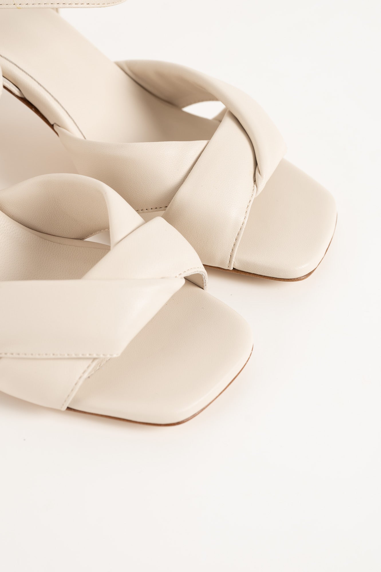 Sandal Hana 441 | Vitt Skinn