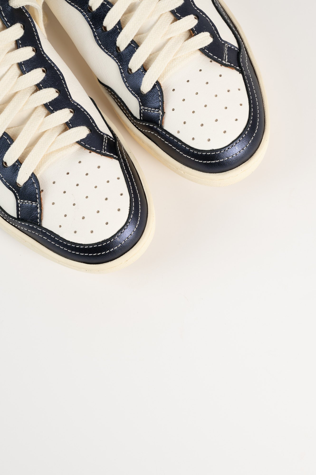 Low-top Sneaker Rebecca | Deep Blue Metallic Leather