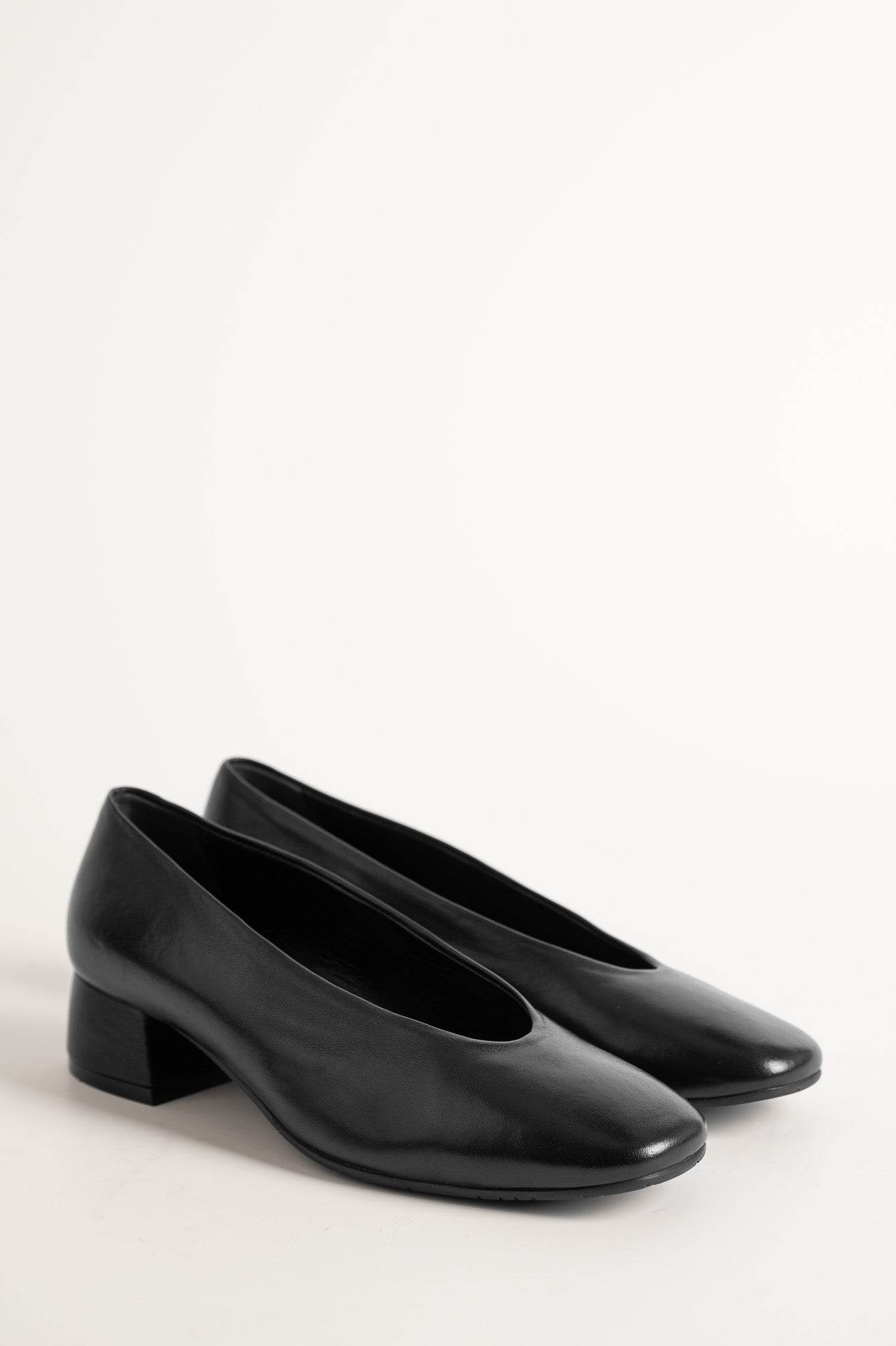 Rounded Pump Elmina | Black Nappa Leather