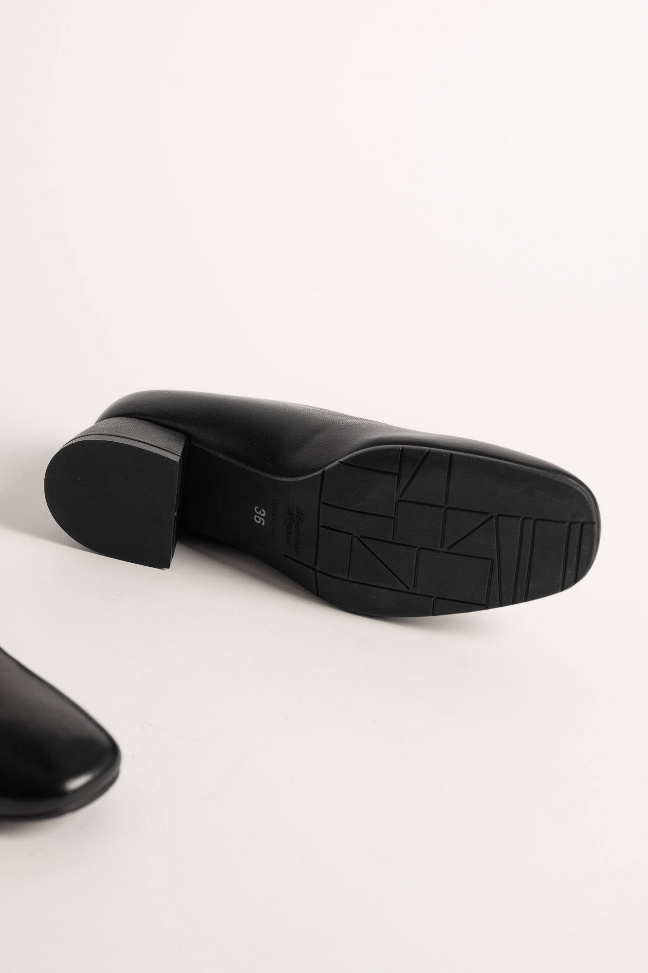 Rounded Pump Elmina | Black Nappa Leather