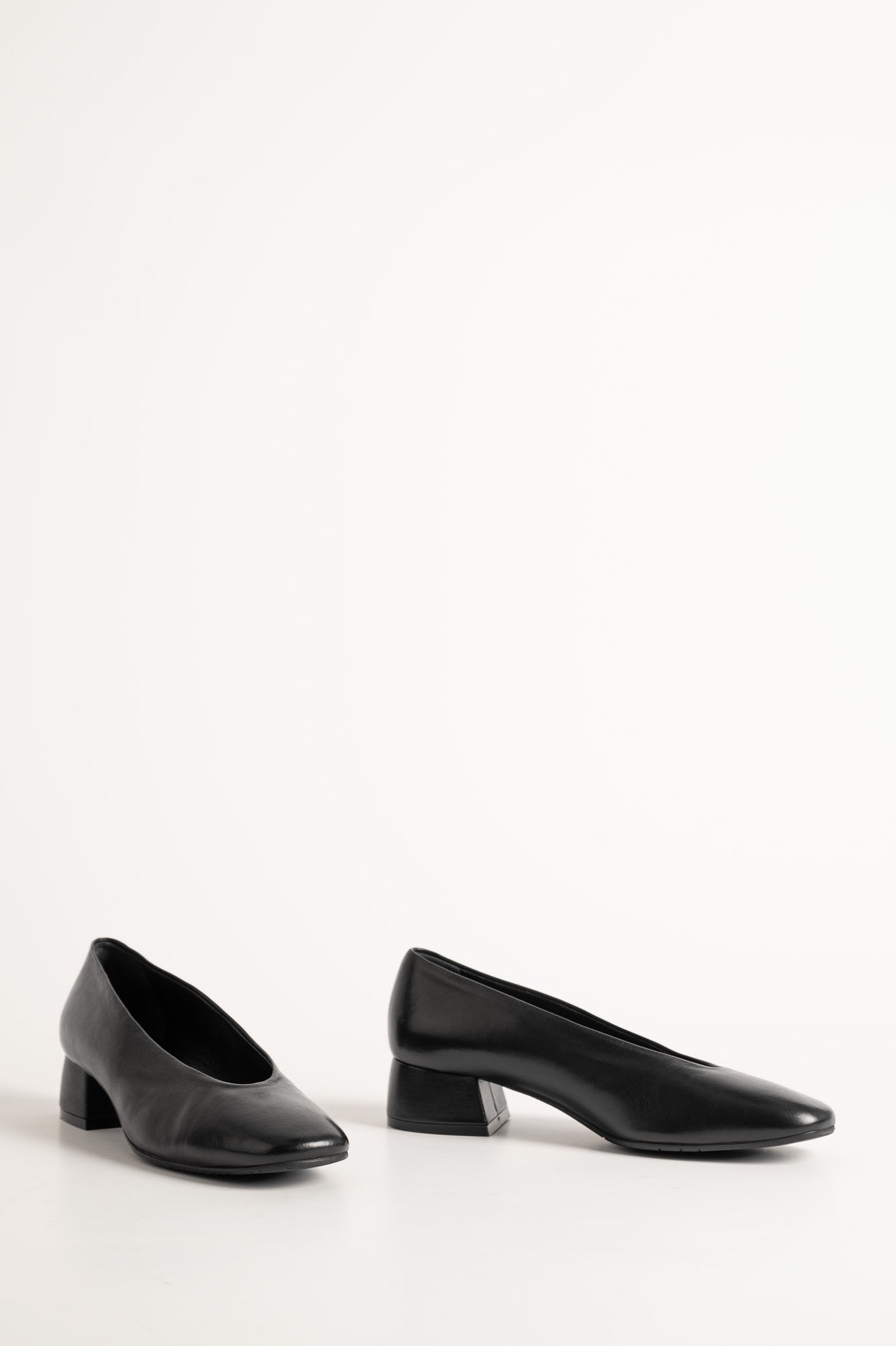 Rounded Pump Elmina | Black Nappa Leather