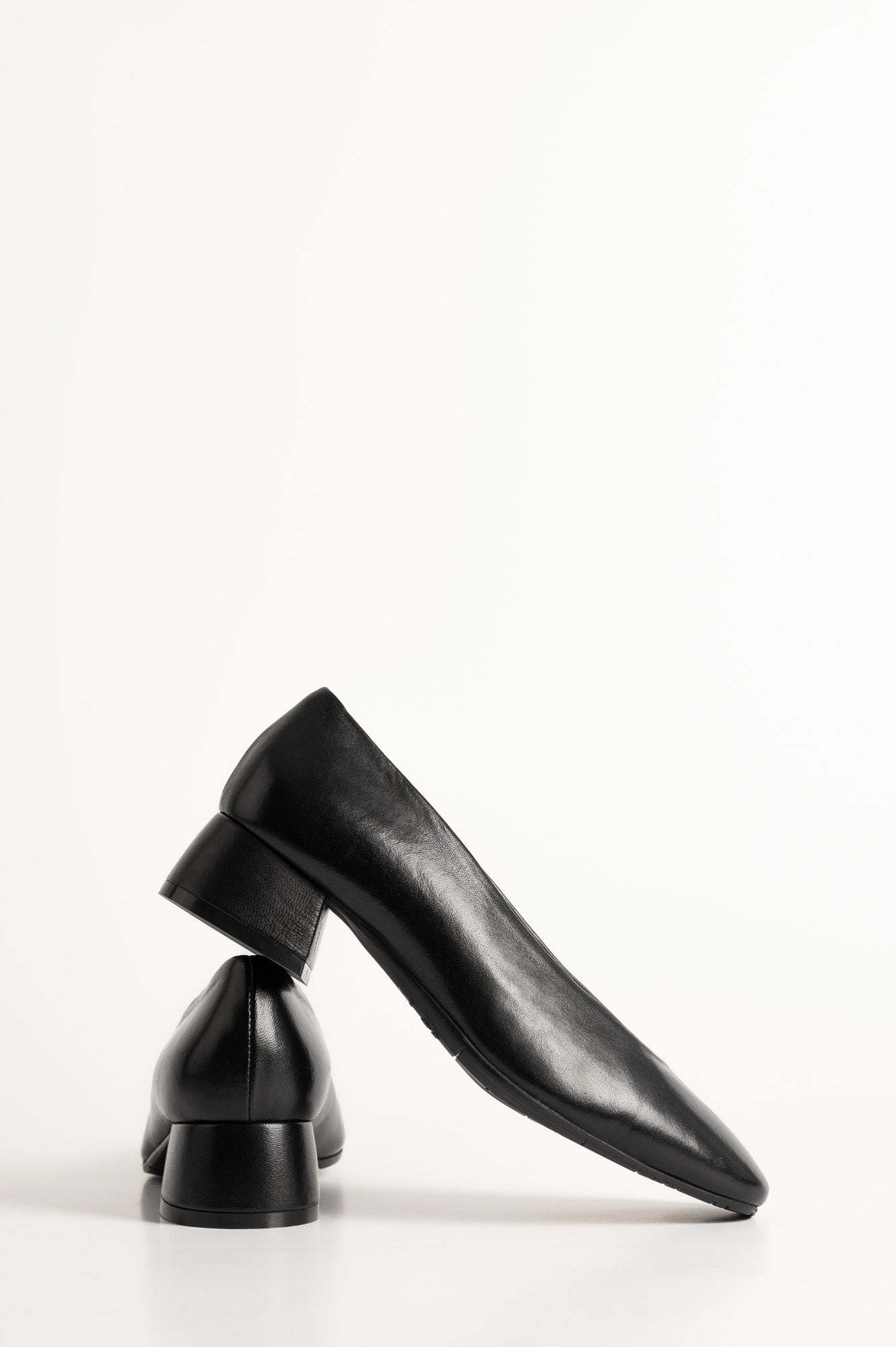 Rounded Pump Elmina | Black Nappa Leather