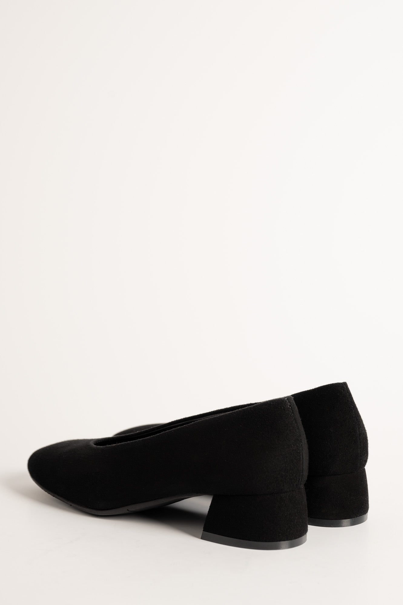 Rounded Pump Elmina | Black Suede