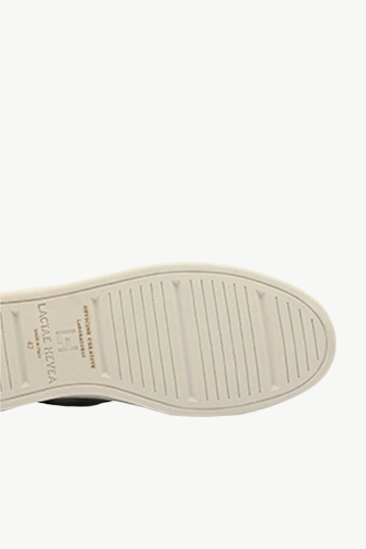 Italiian mens suede loafers made Italy. Butik i Stockholm Östermalm Handgjorda herrskor från Italien. Lactea Hevea Latex sole.