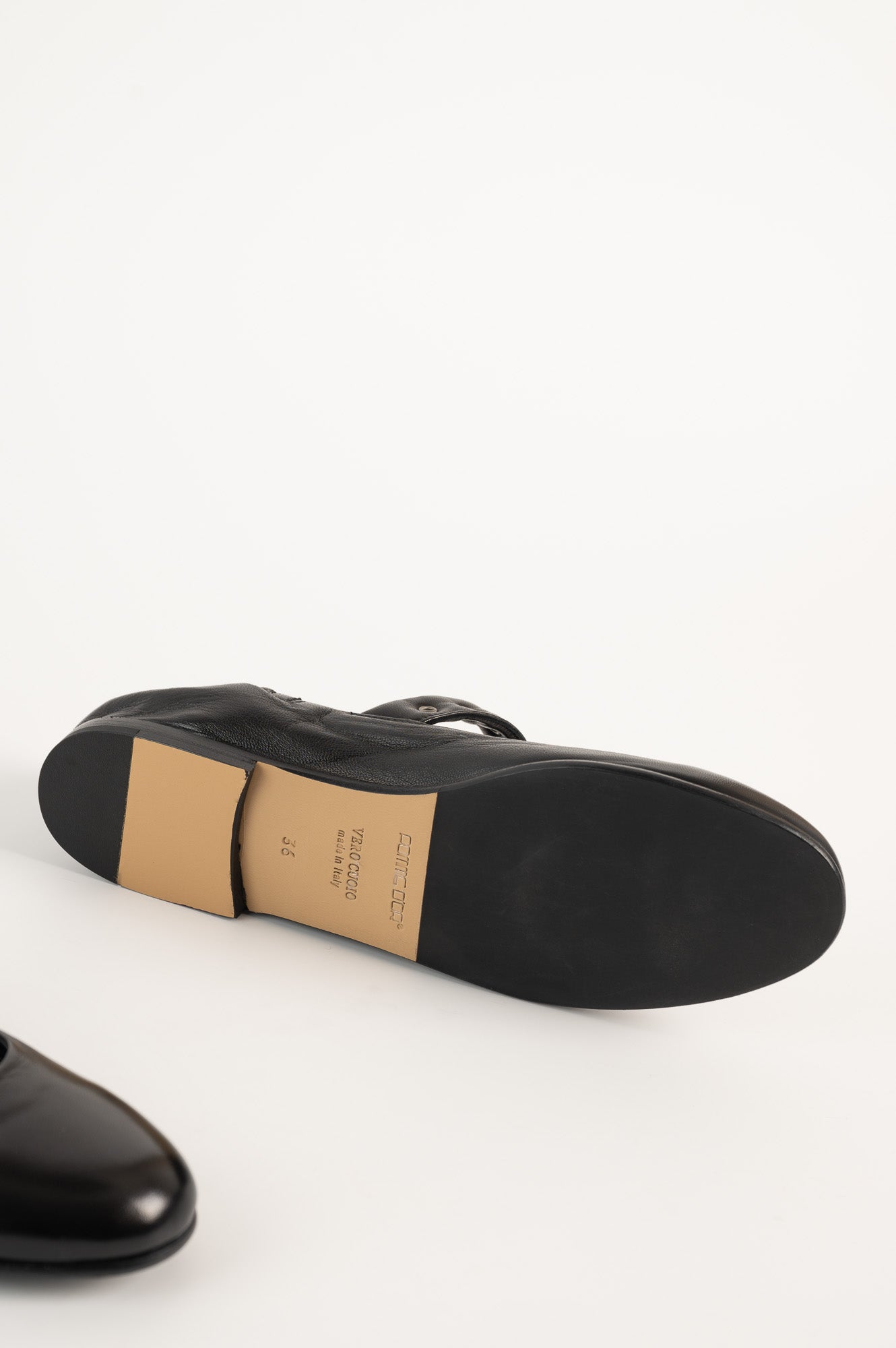 Mary Jane Flat Erin 852 | Black Leather