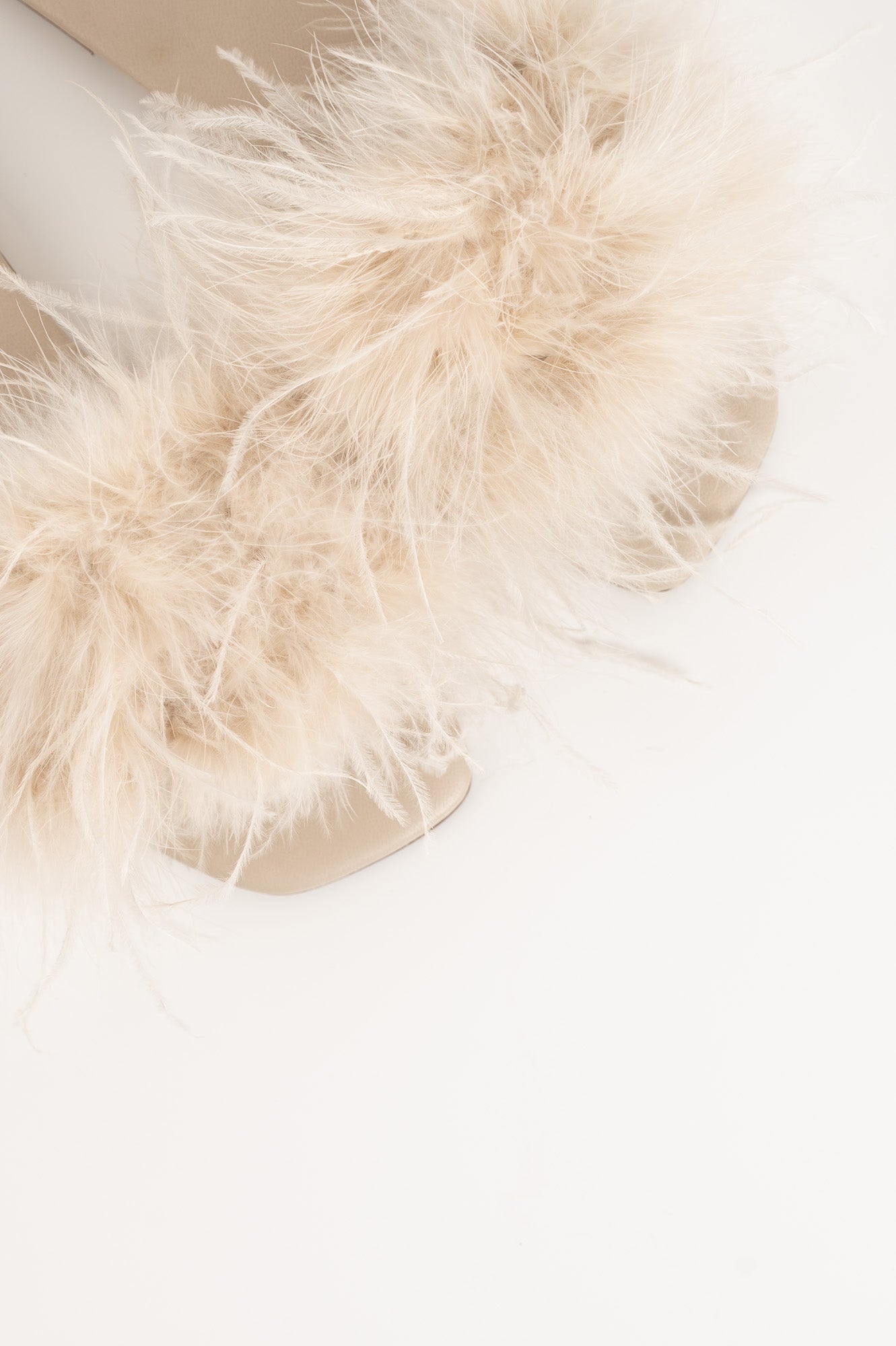 Feather Sandal Louise | Pearl White Nappa Leather & Ostrich Feathers