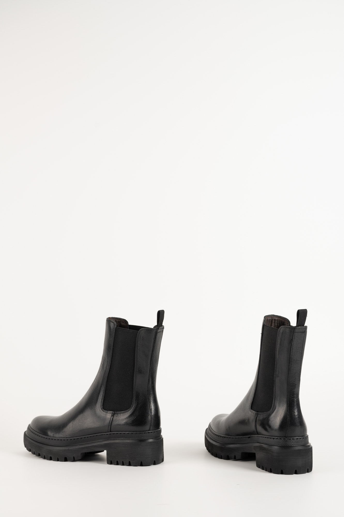 Chelsea Boot Umbra | Black Buffalo Leather