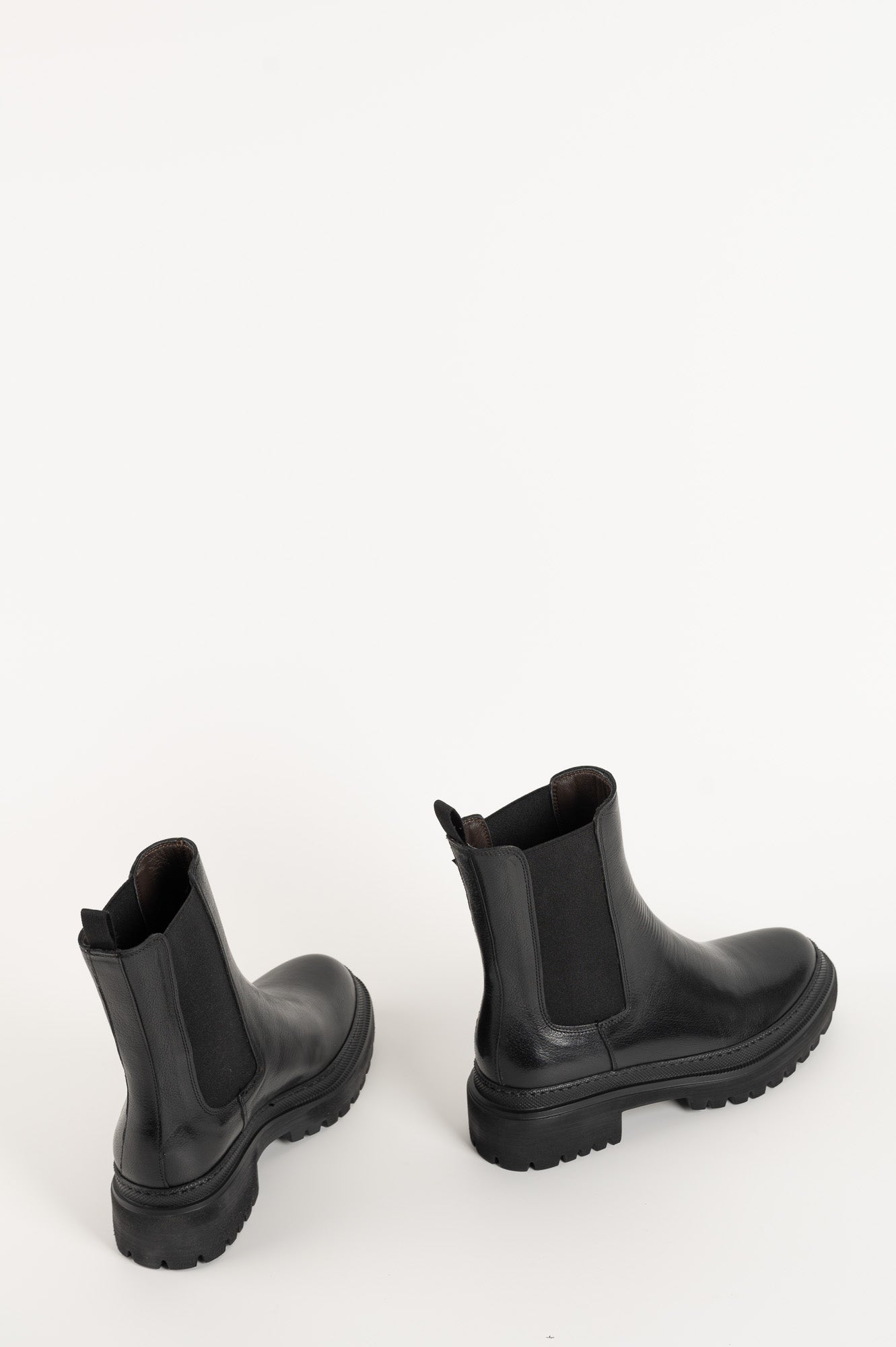 Chelsea Boot Umbra | Black Buffalo Leather