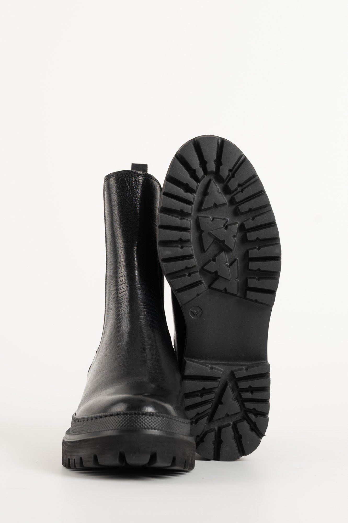 Chelsea Boot Umbra | Black Buffalo Leather