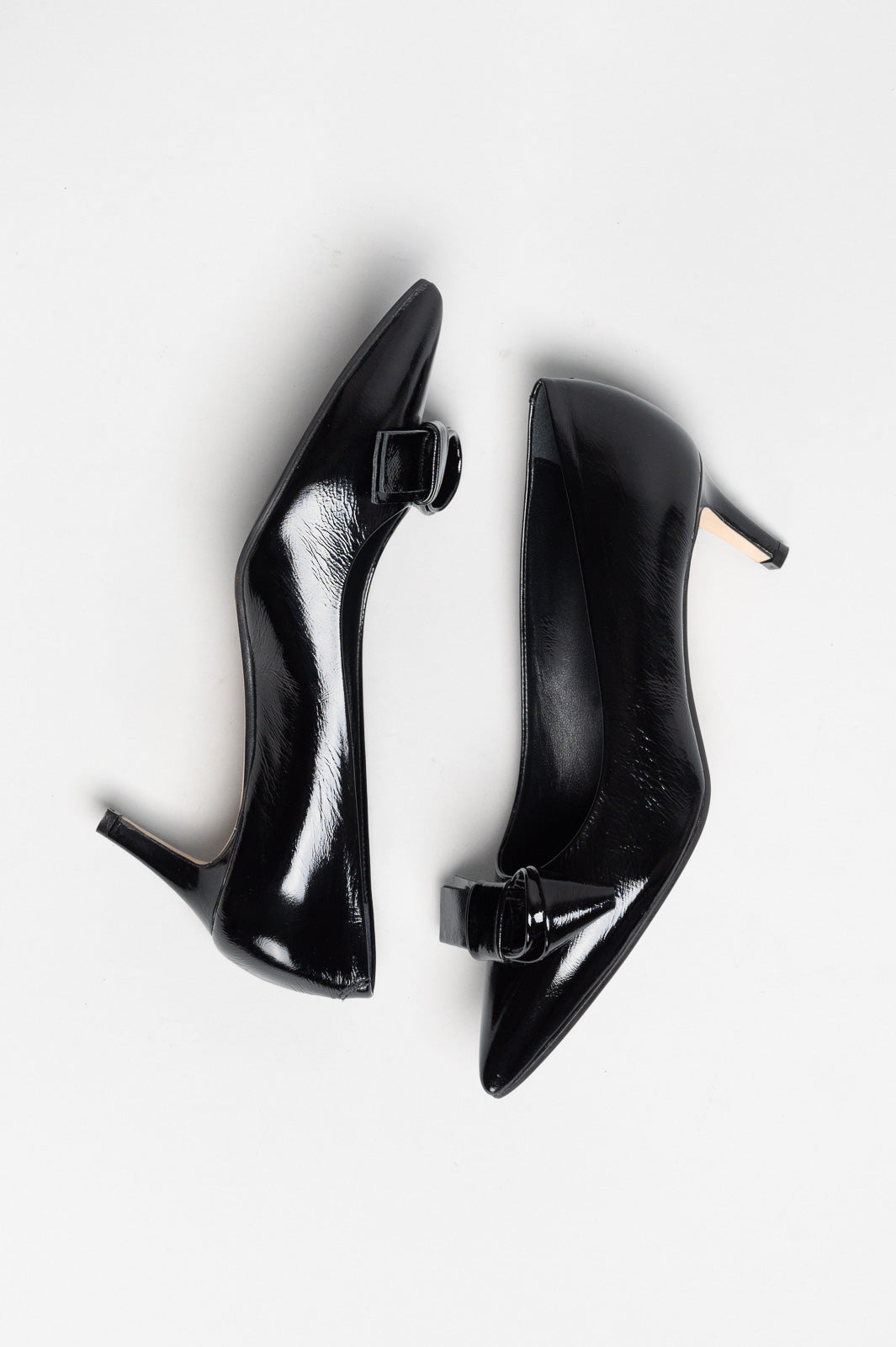 Bow Pump Tela | Black Crinkled Patent Nappa