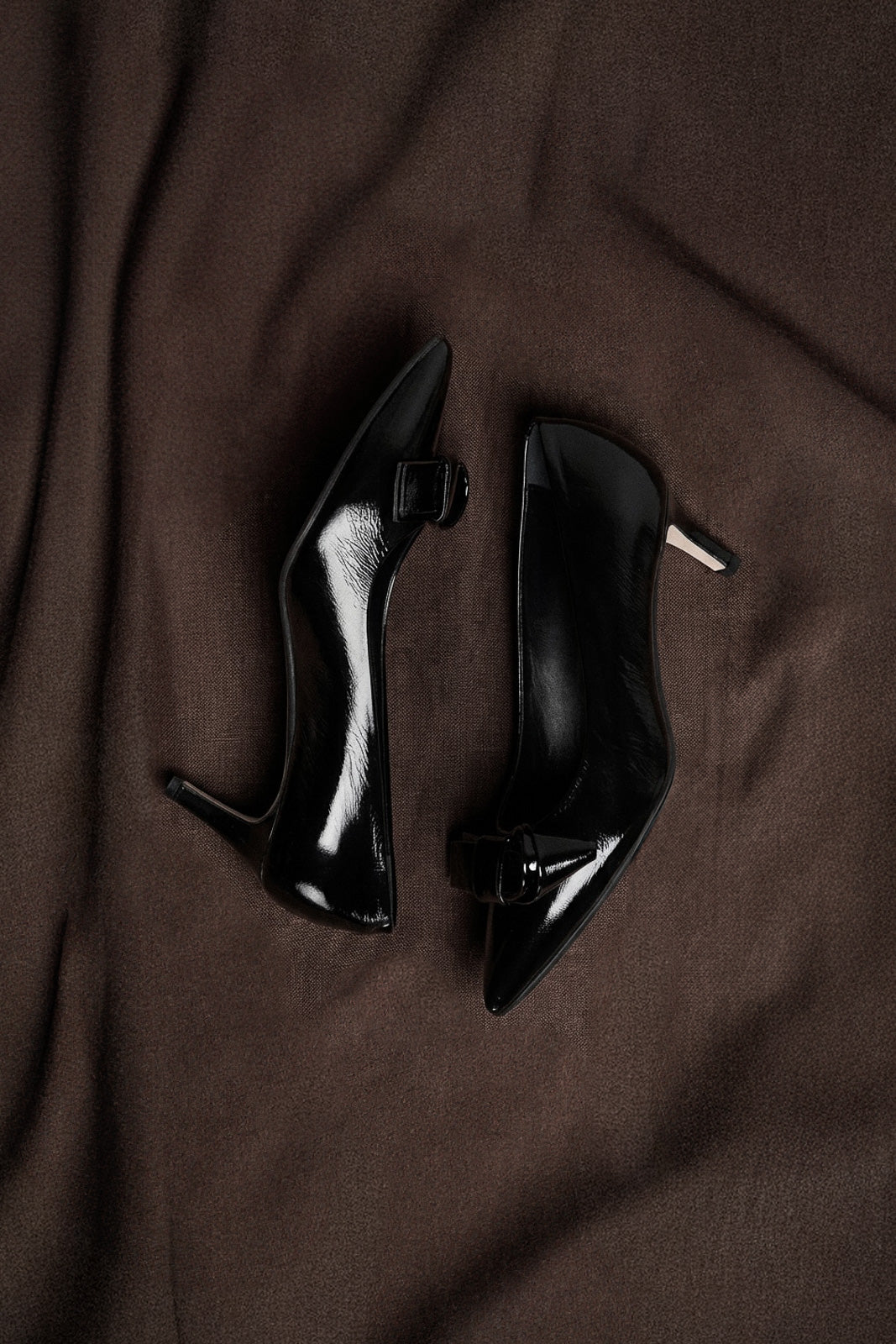 Bow Pump Tela | Black Crinkled Patent Nappa