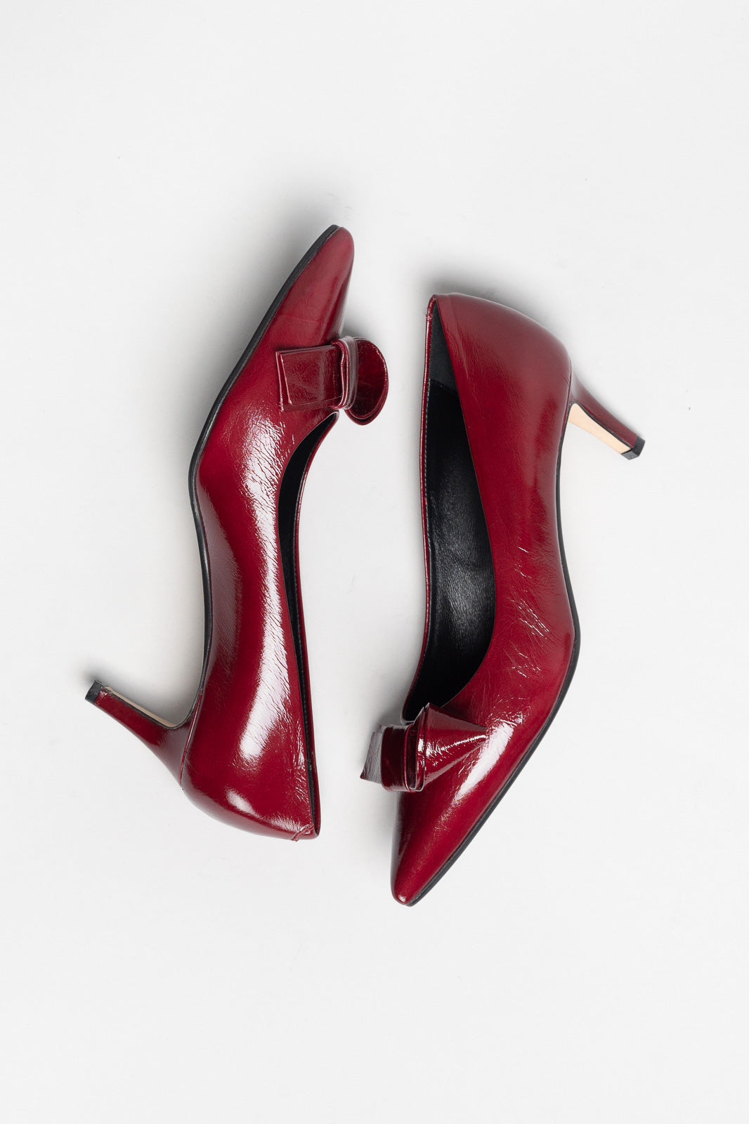 Bow Pump Tela | Cherry Crinkled Patent Nappa