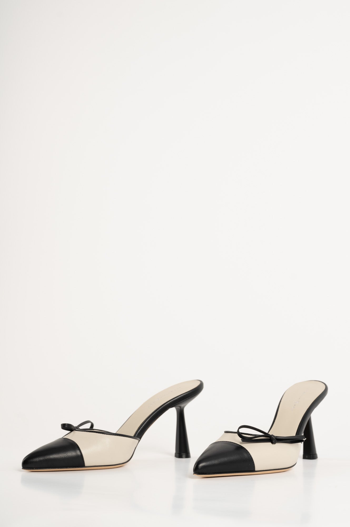 Heeled Mule Pump Prim 9 cm | Noble Black & Ivory White