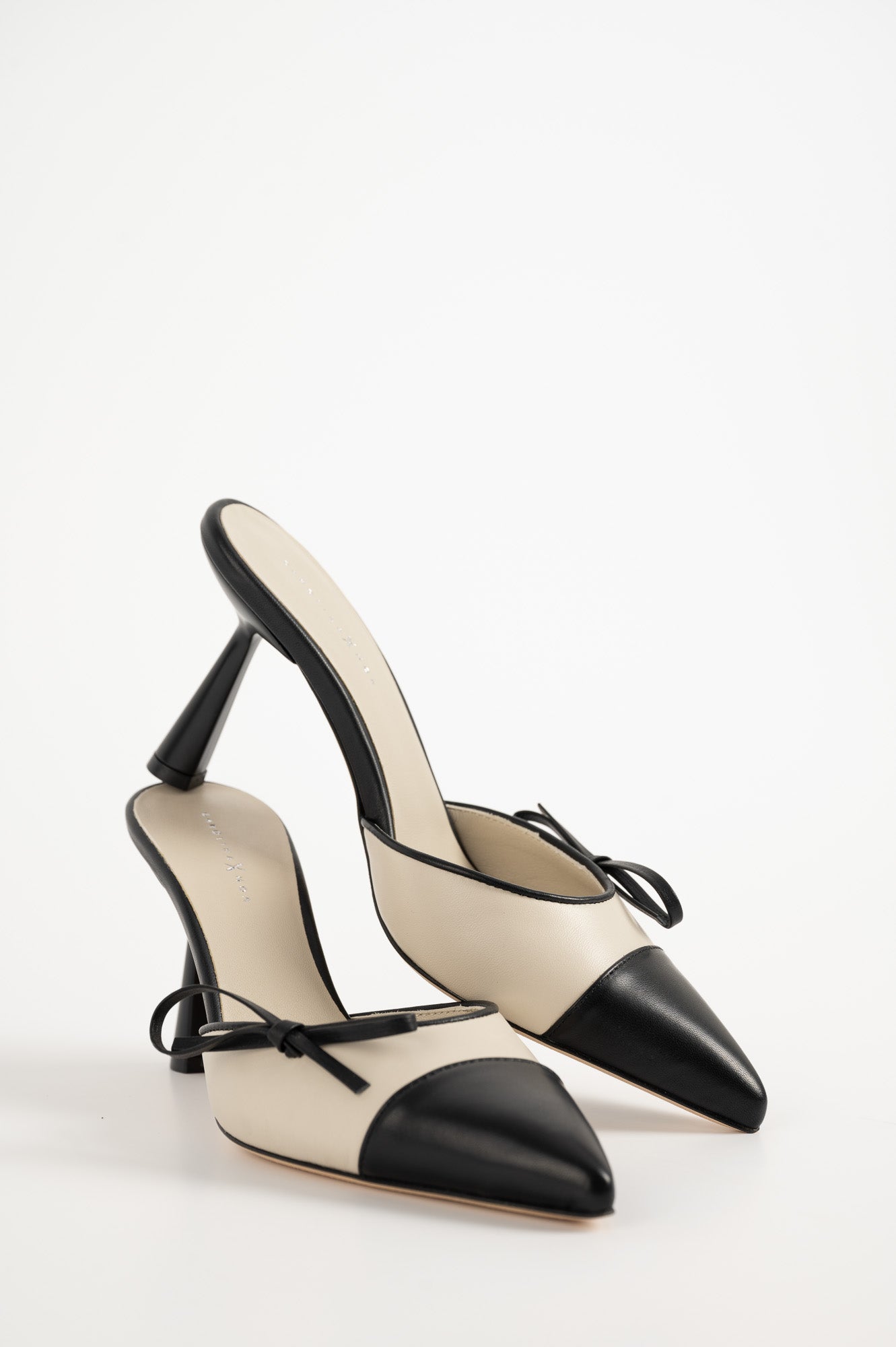 Heeled Mule Pump Prim 9 cm | Noble Black & Ivory White