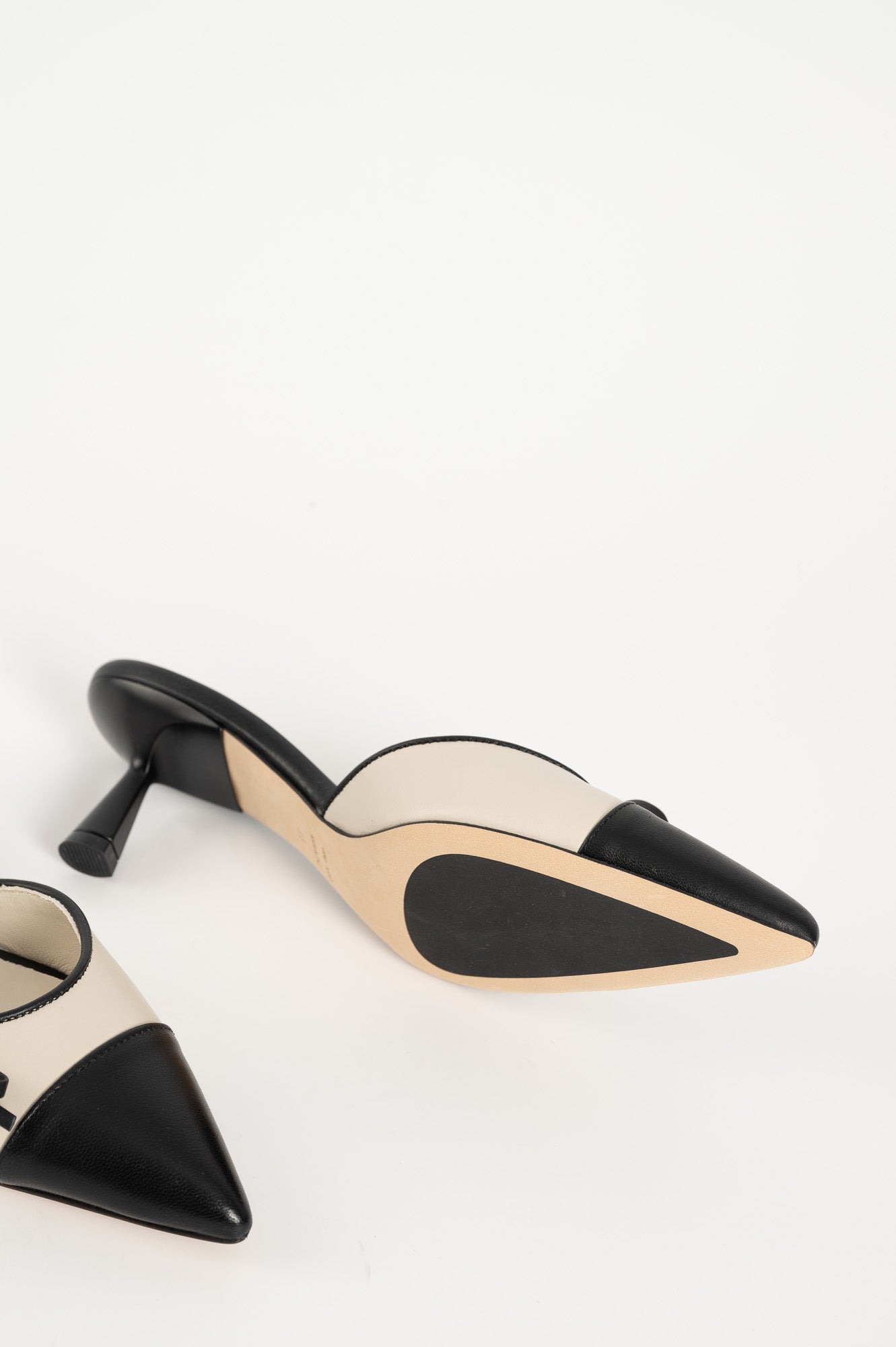 Mule Pump Prim | Black & Ivory 6cm