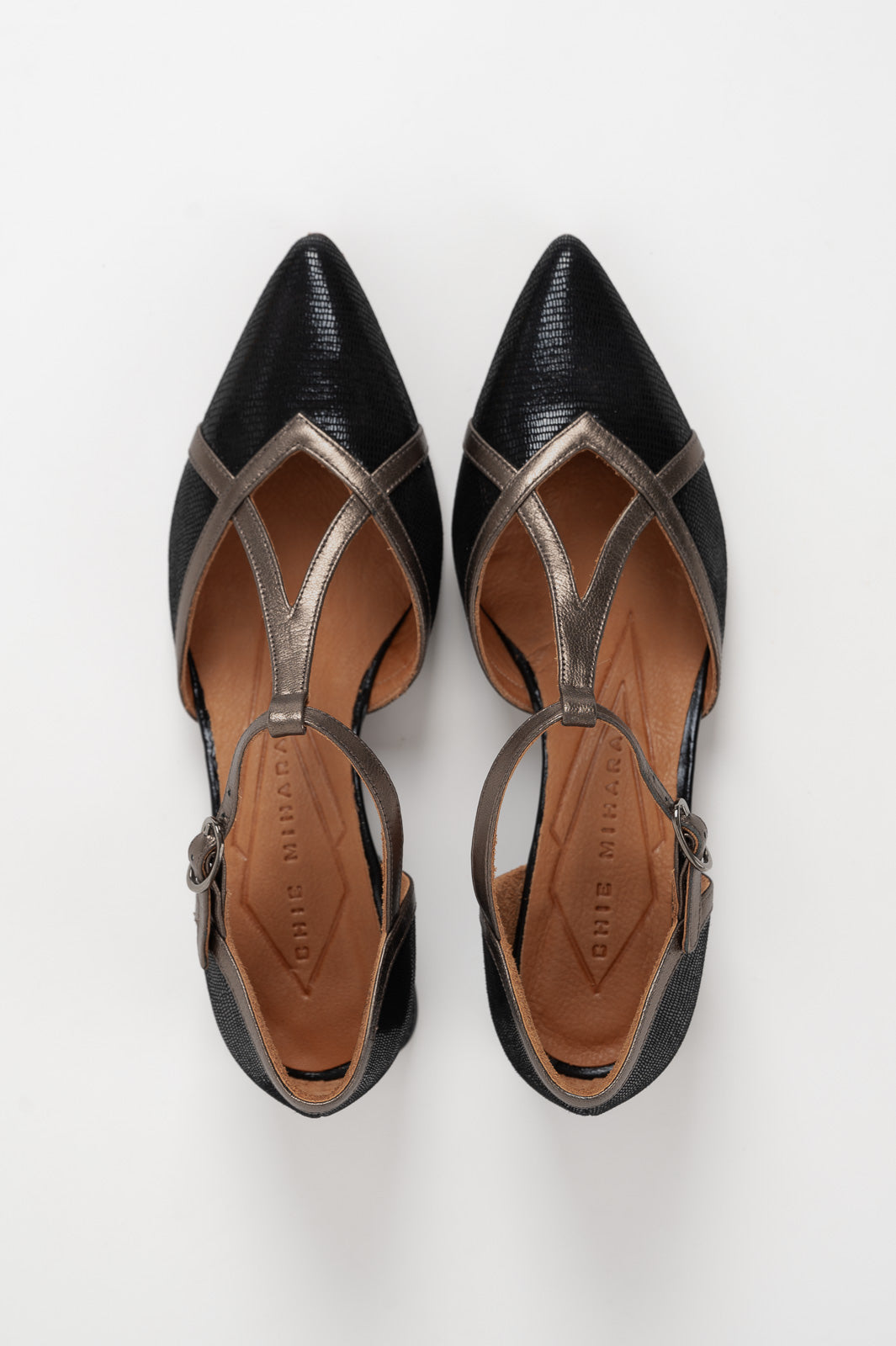 T-Strap Pump Hidrow 047 | Black Patent Suede
