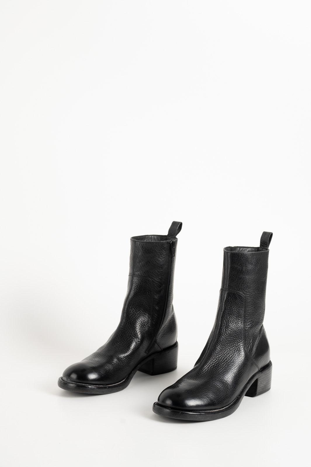 Heeled Boot Arizona | Grained Black Calf Leather