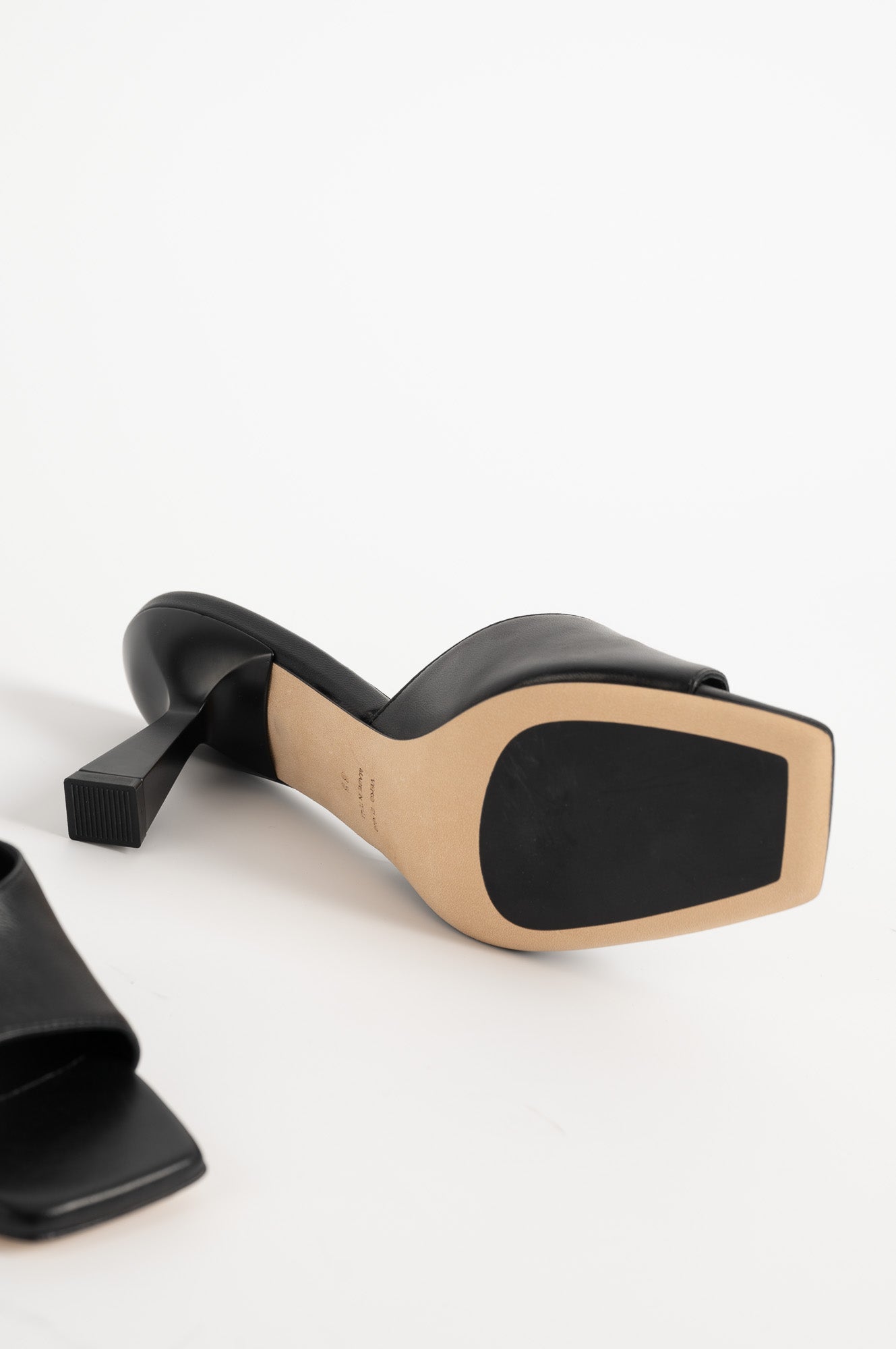 Heeled Mule Sandal Dahlia | Luxe Black Calf Leather