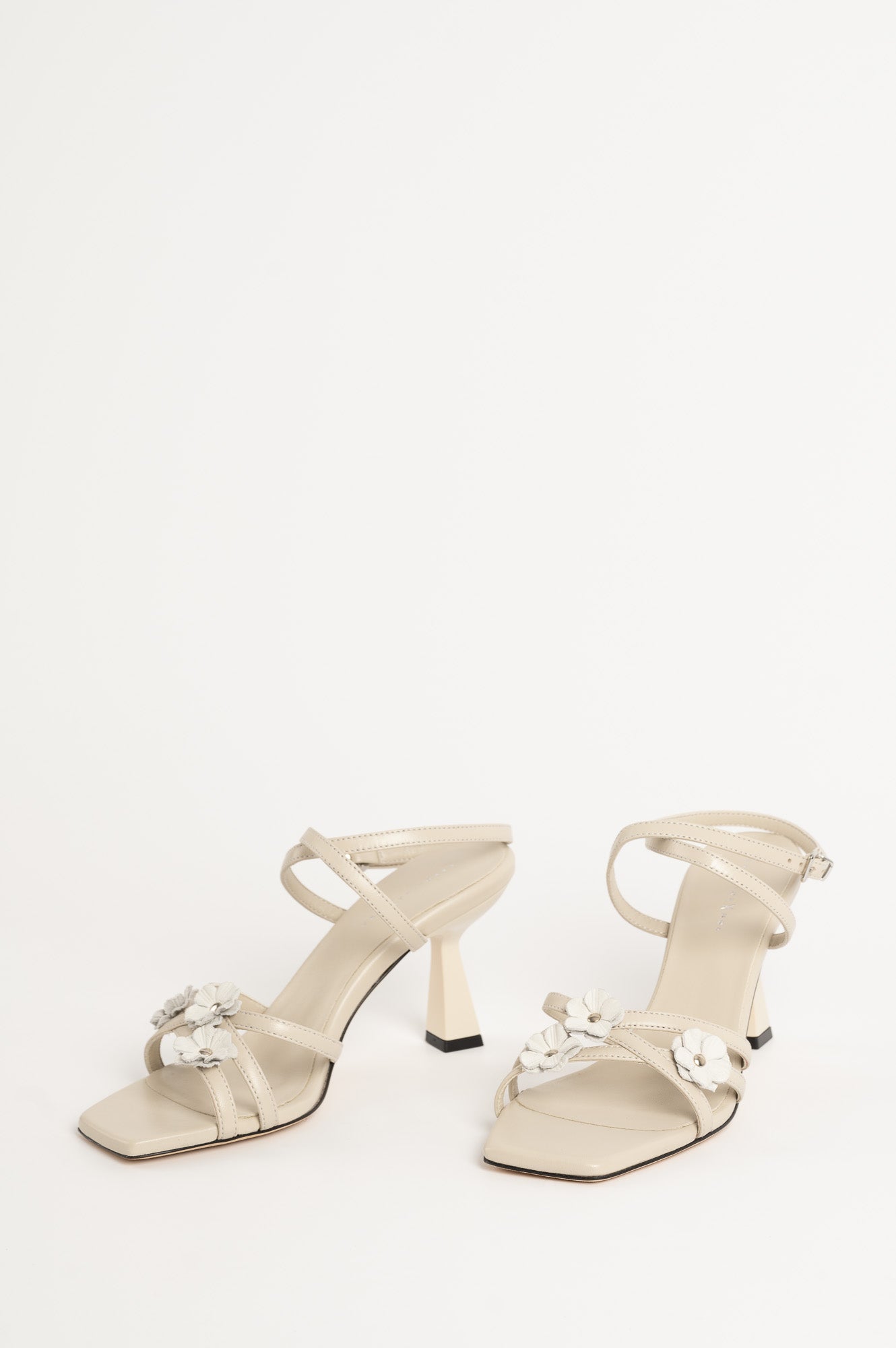 Heeled Sandal Flora | Eggshell White Calf Leather