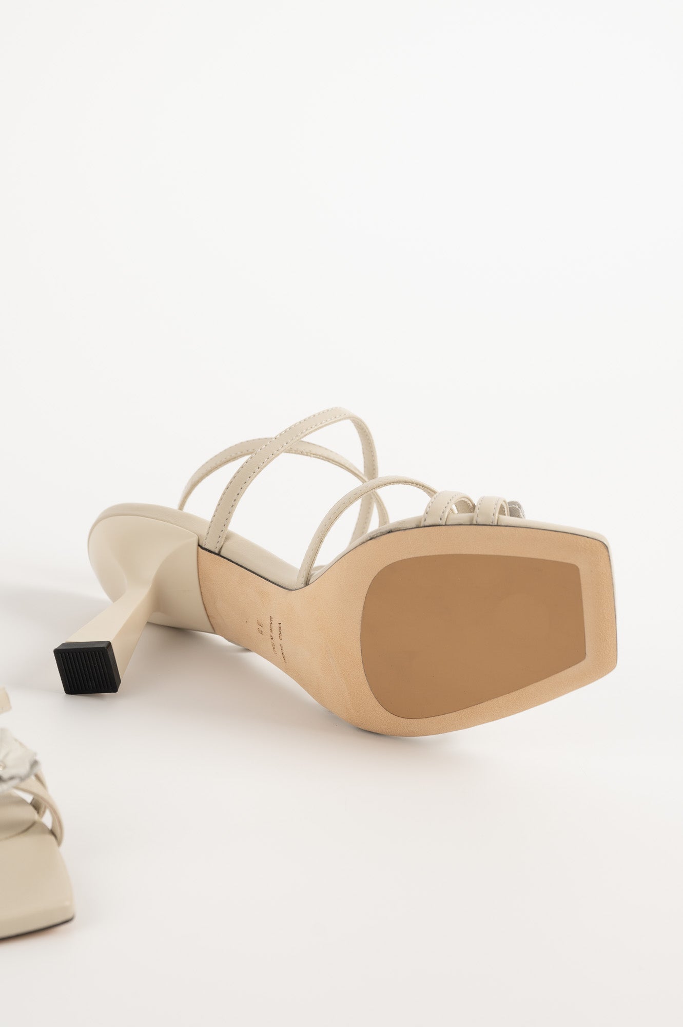 Heeled Sandal Flora | Eggshell White Calf Leather