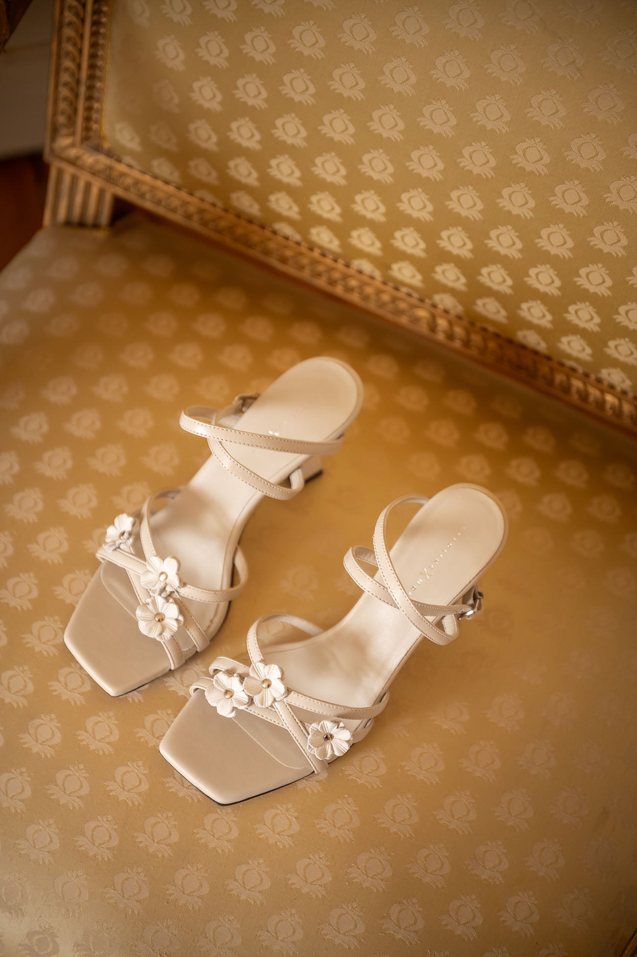 Heeled Sandal Flora | Eggshell White Calf Leather
