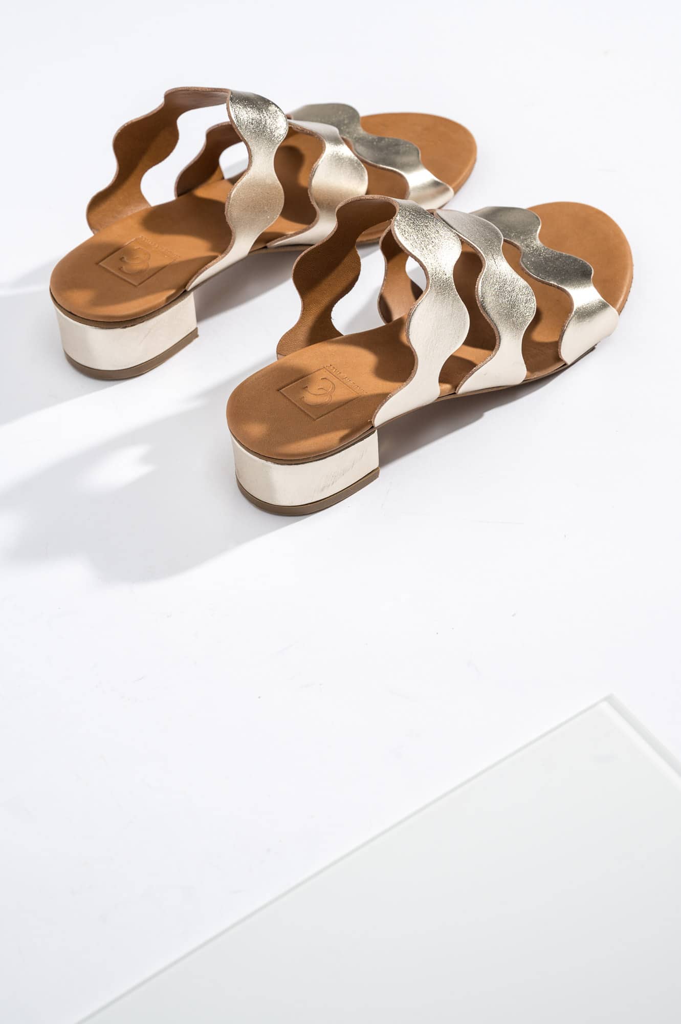Heeled Sandal Wave | Shiny Platino Calf Leather