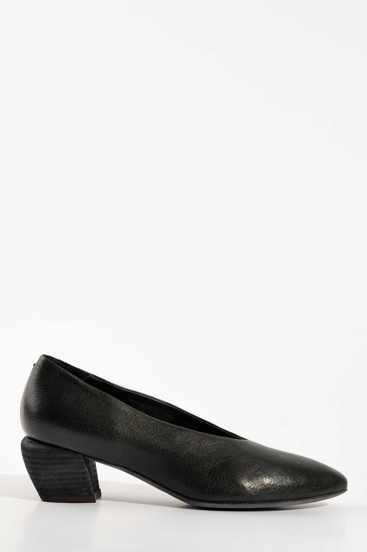 Pump Sally | Black Buffalo Leather
