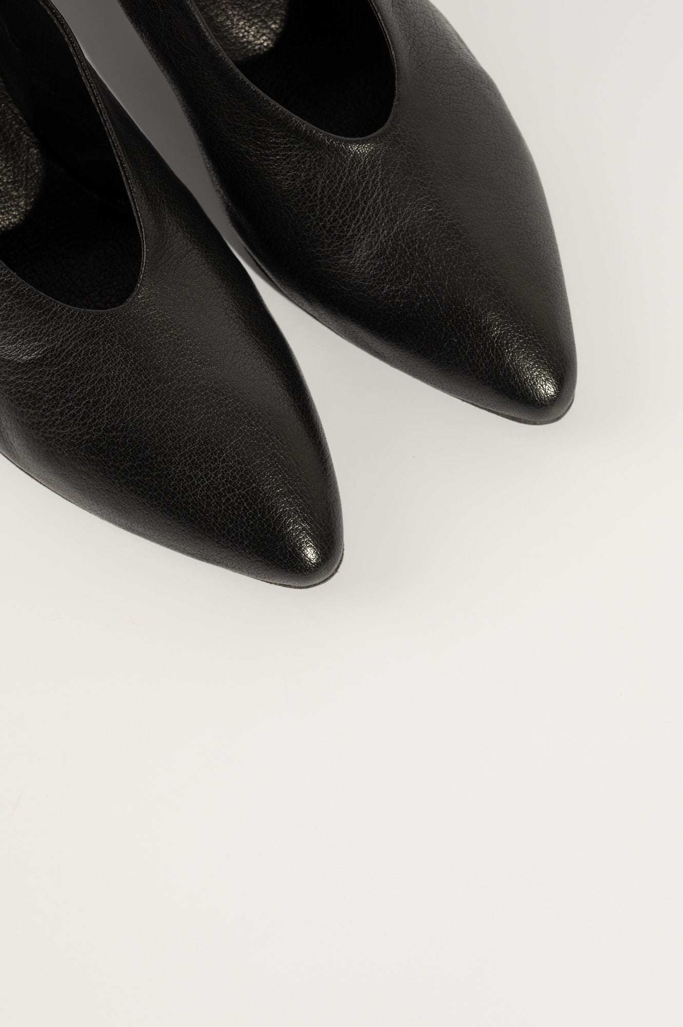 Pump Sally | Black Buffalo Leather