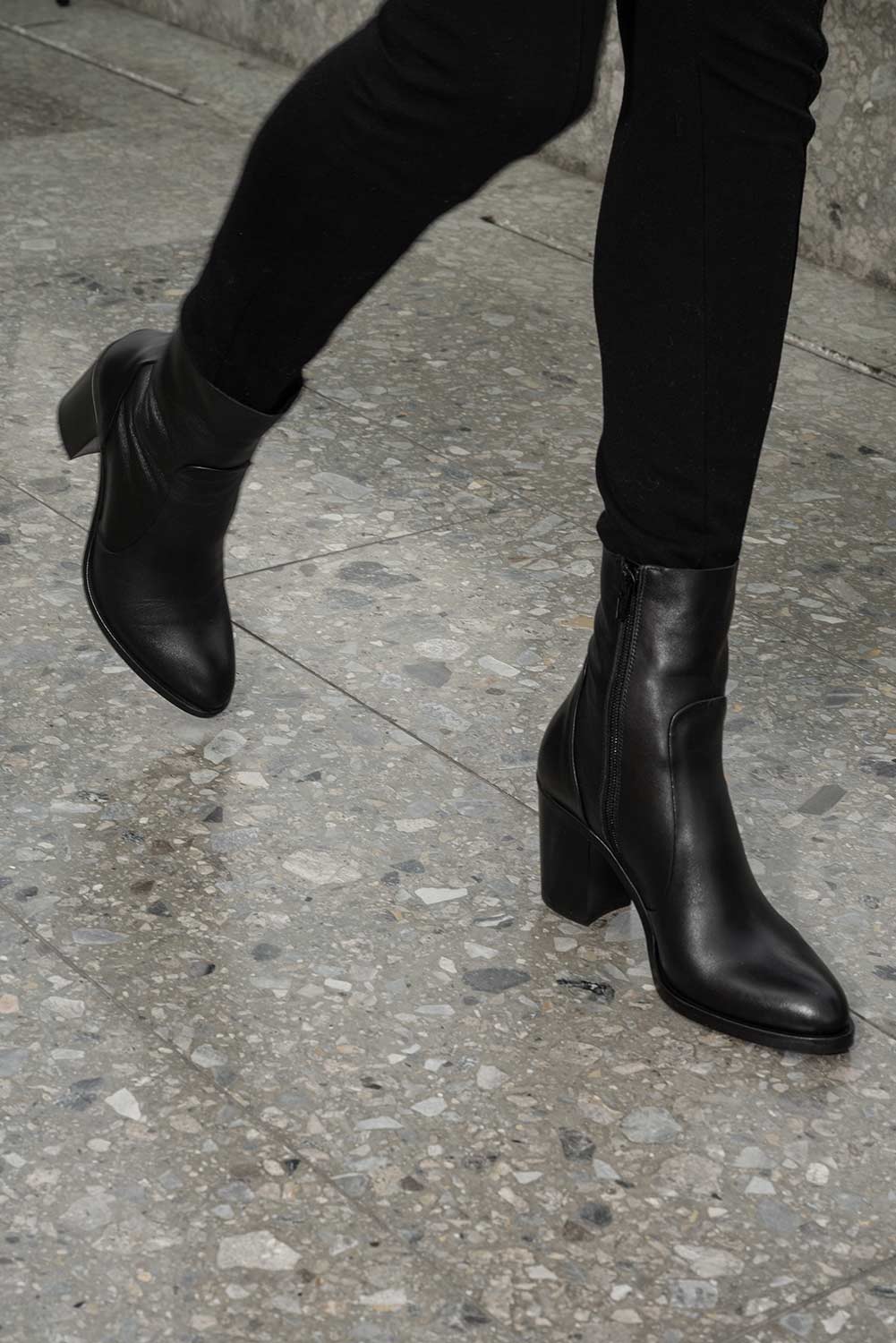Signature Ankle Boot 8cm | Black Calf Leather