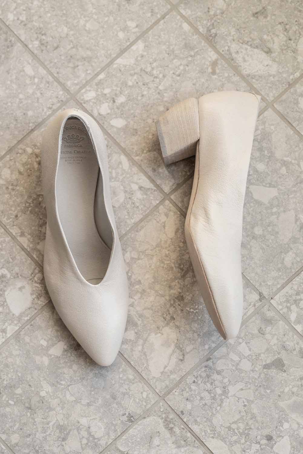 Pump Sally | White Buffalo Leather