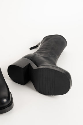 Boot Shape | Charcoal Black Nubuck