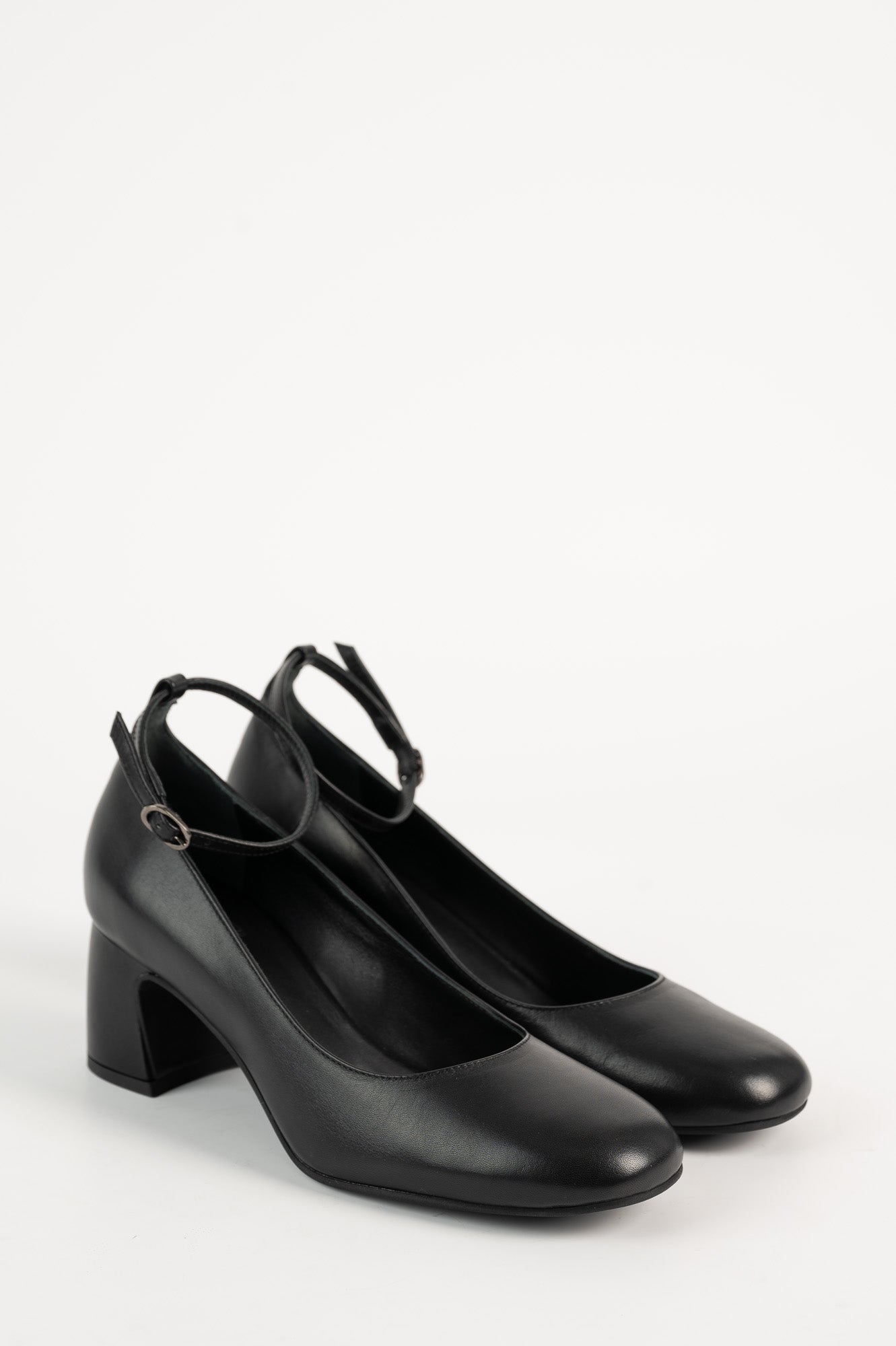 Strap Pump Phoebe 001 | Black Leather