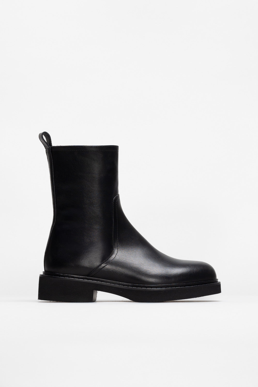 Zipper Boot Celina | Elegant Black Calf Leather