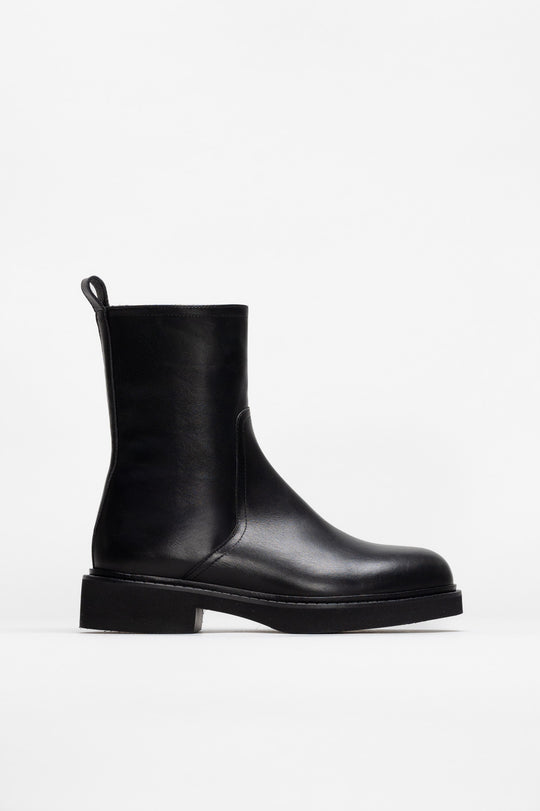 Zipper Boot Celina | Elegant Black Calf Leather