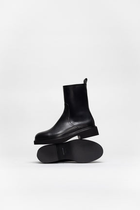 Shearling Boot Celina | Elegant Black Calf Leather