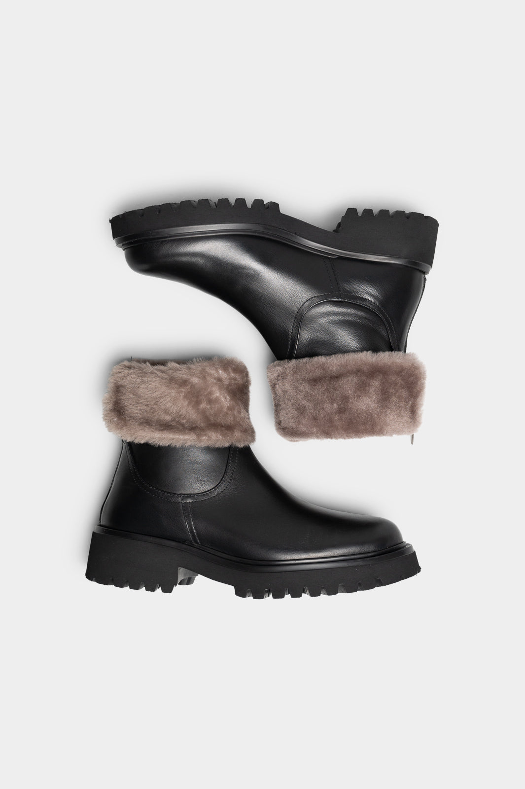 Shearling Boot Piuma | Elegant Black Calf Leather