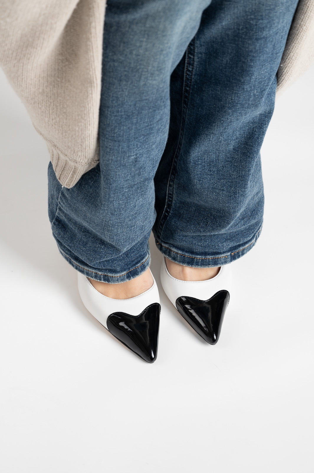 Pointy Pump Heart | Pearl White Nappa Leather & Black Patent