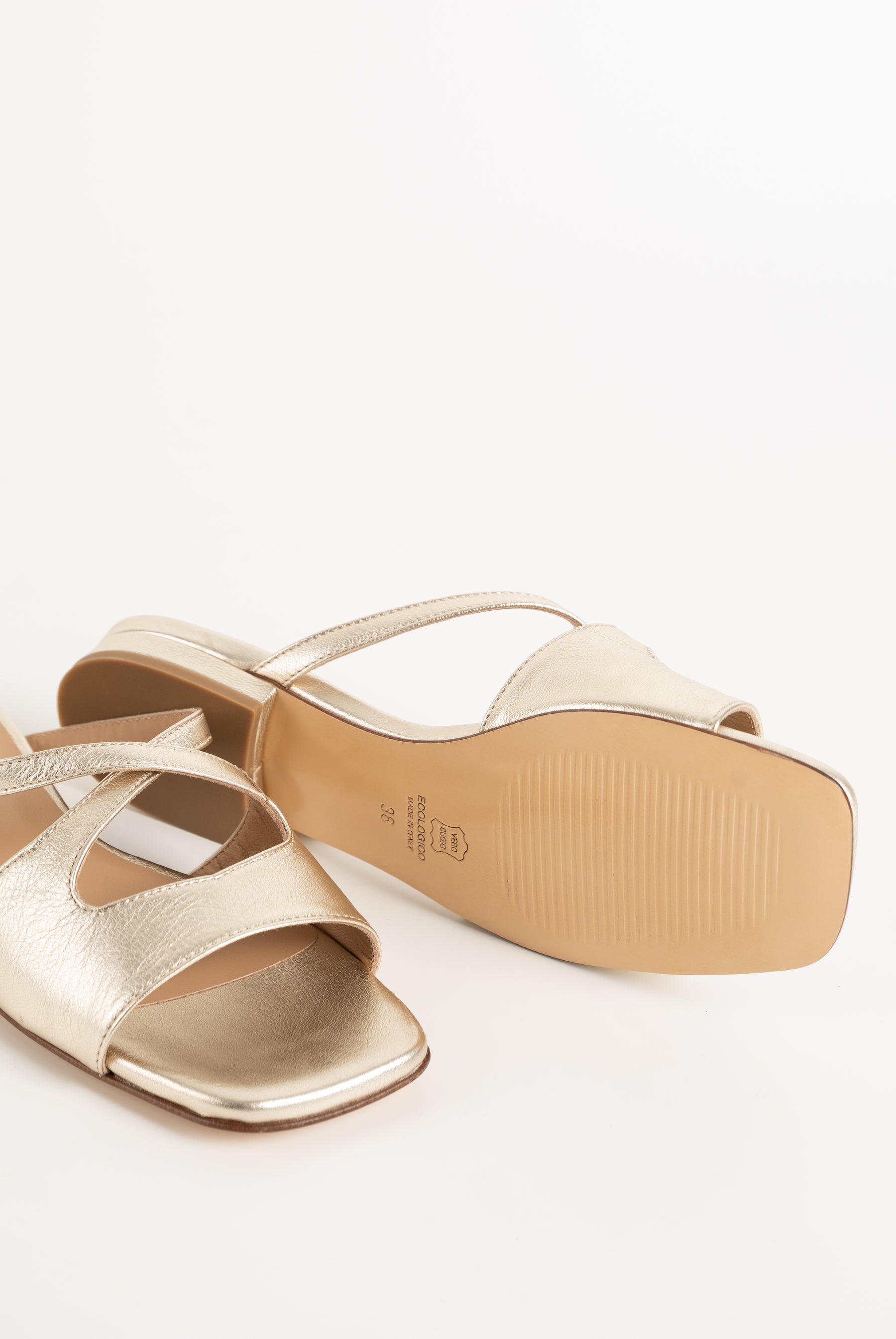 Twisted Sandal Lara | Platino Nappa Leather
